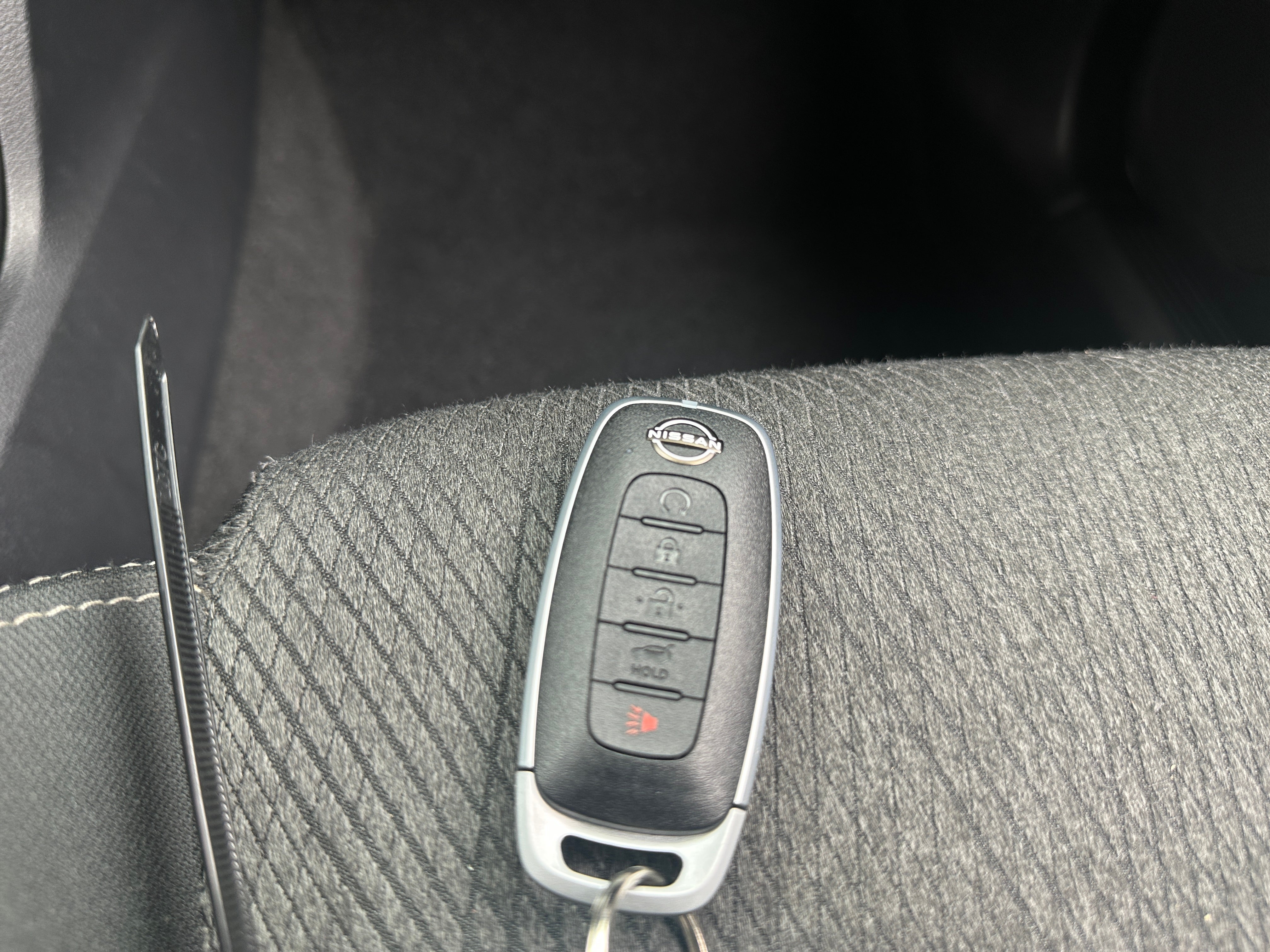 2024 Nissan Rogue SV - Photo 11