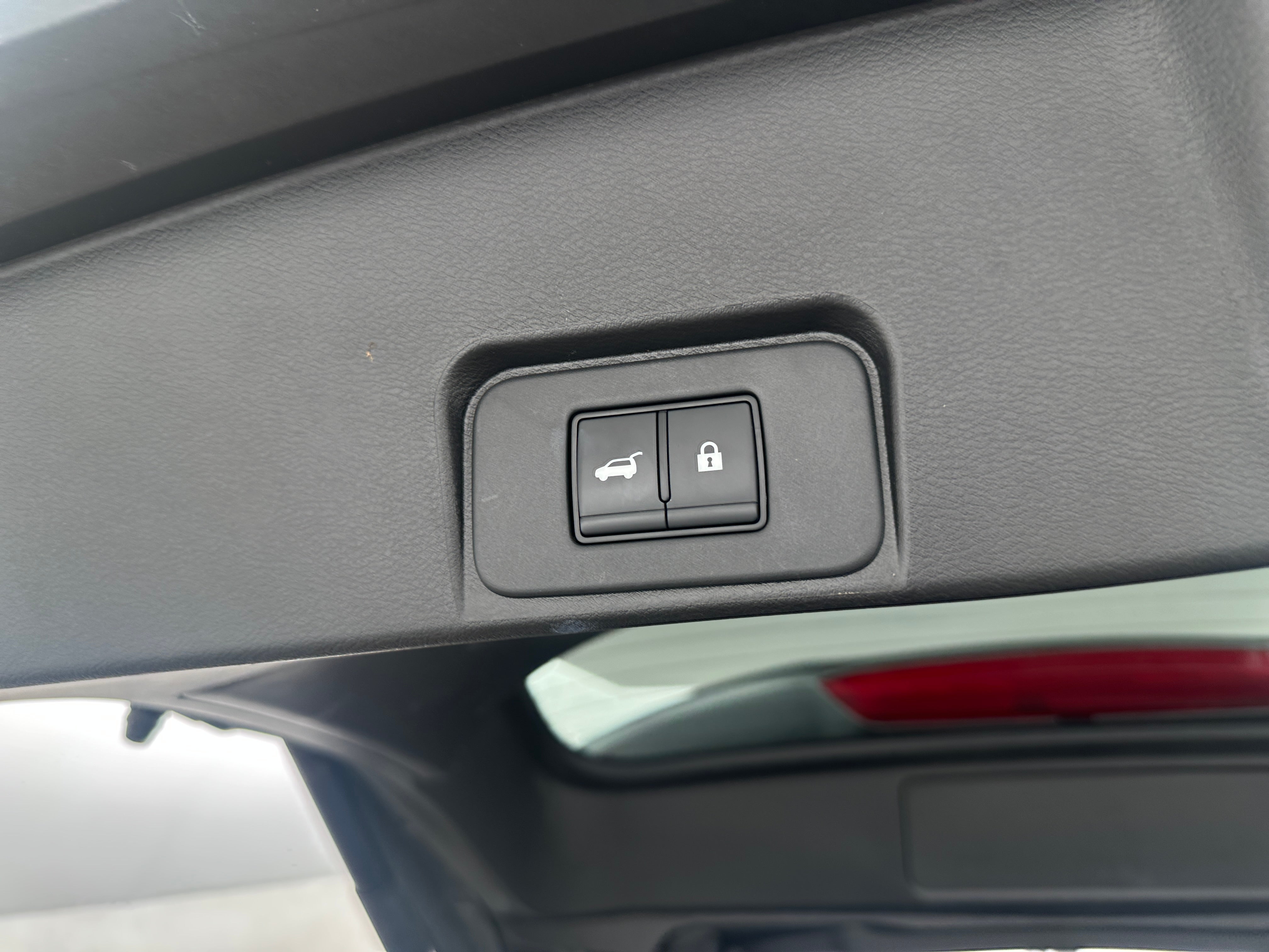 2024 Nissan Rogue SV - Photo 14