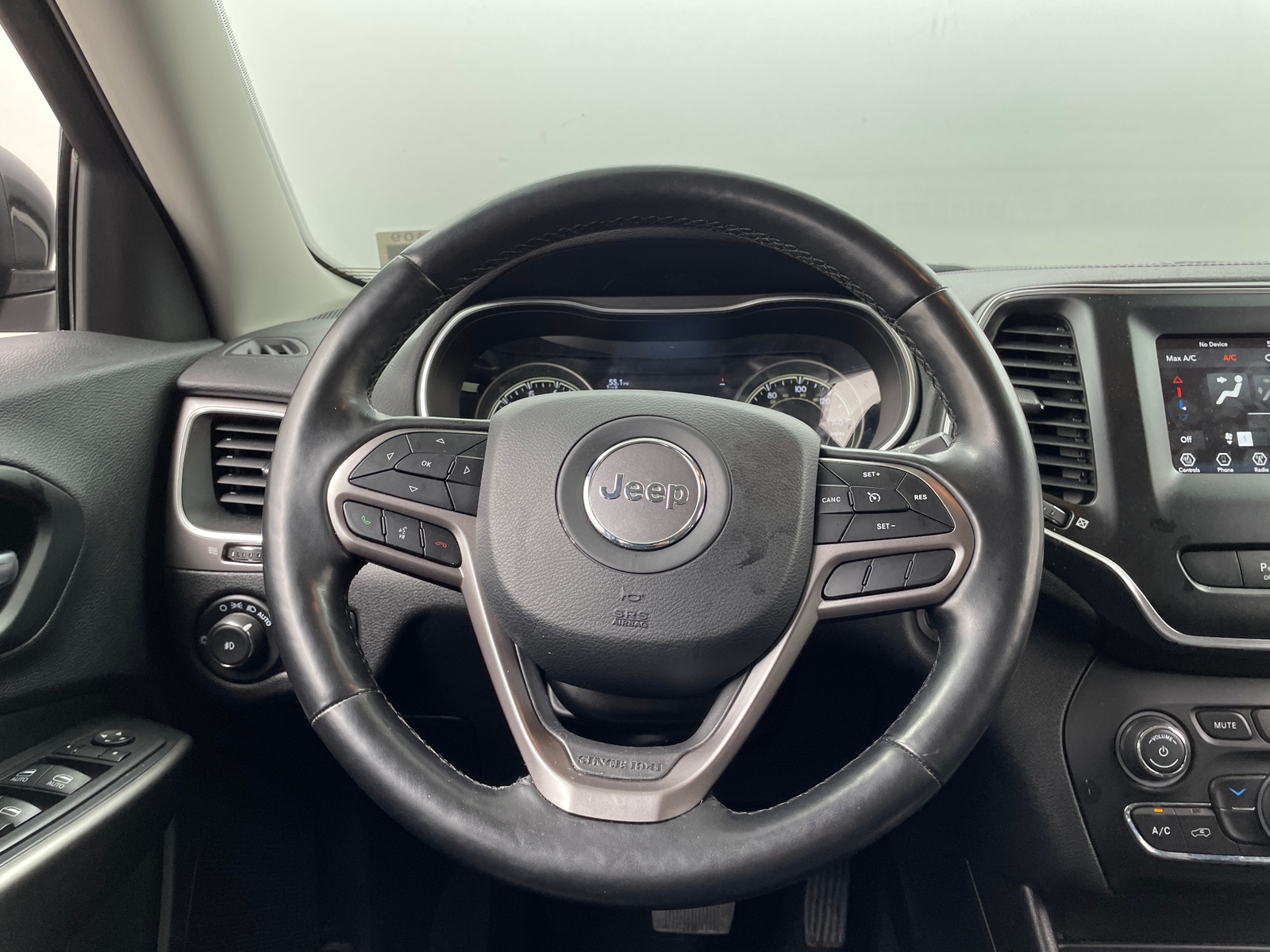 Thumbnail: 2021 Jeep Cherokee - 4