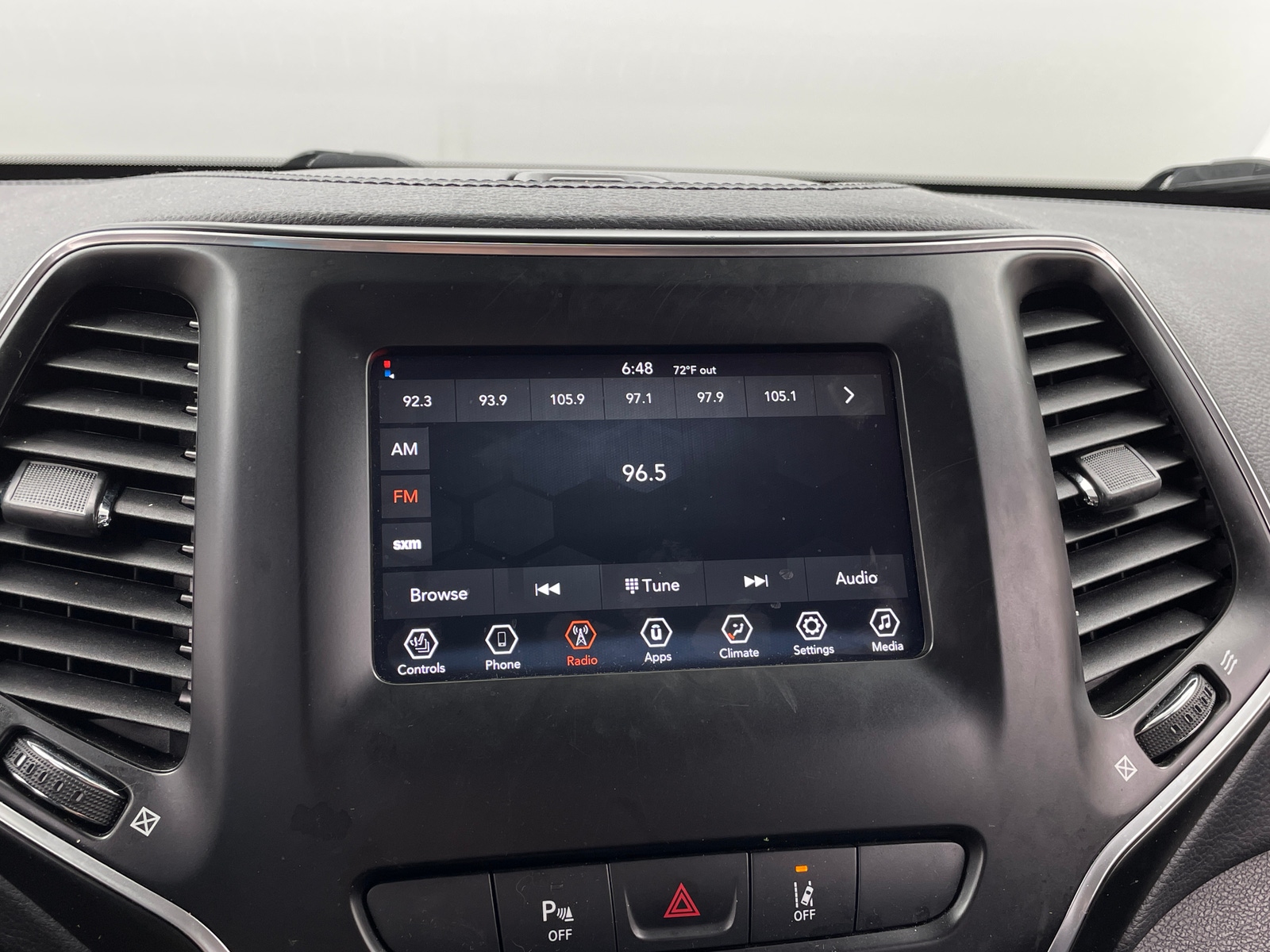 Thumbnail: 2021 Jeep Cherokee - 3