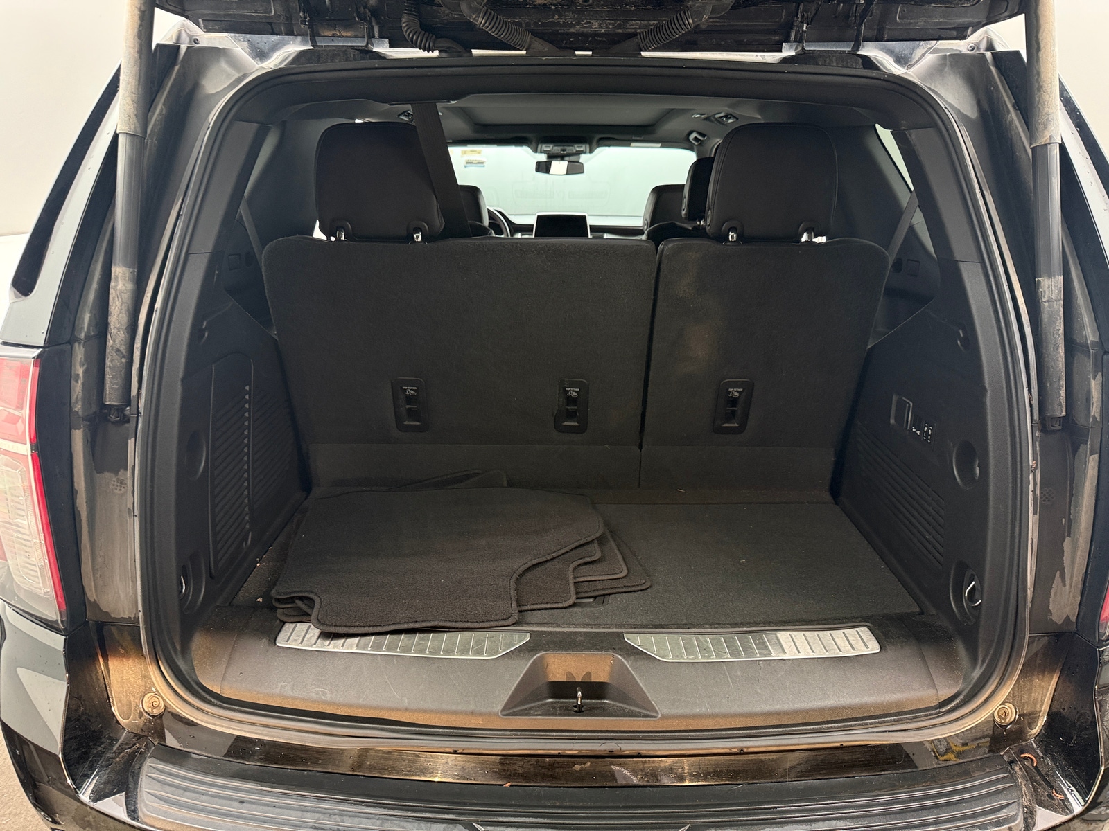 Thumbnail: 2023 Chevrolet Tahoe - 6
