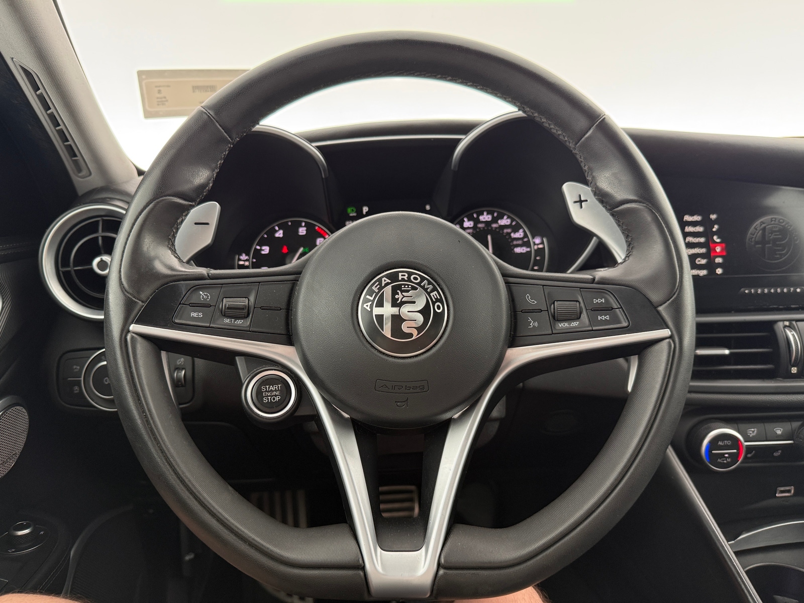 Thumbnail: 2018 Alfa Romeo Giulia - 4