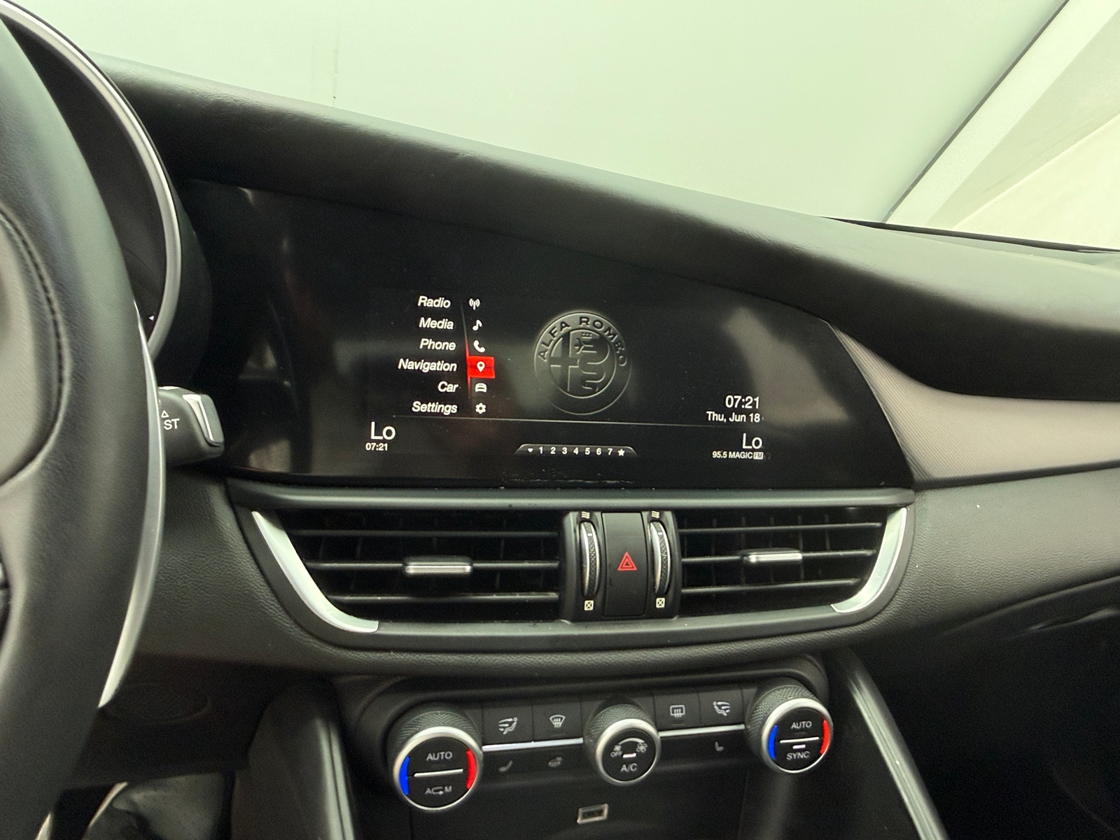 Thumbnail: 2018 Alfa Romeo Giulia - 3