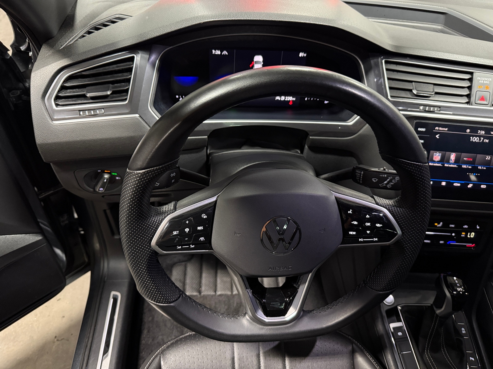 Thumbnail: 2024 Volkswagen Tiguan - 4
