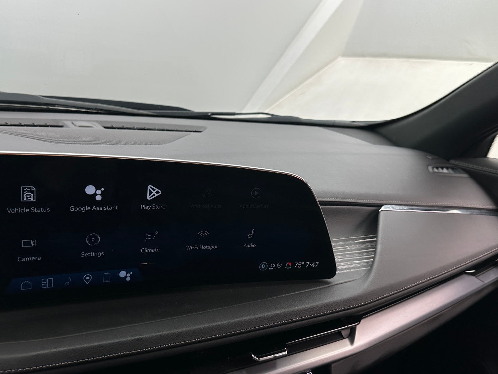 Thumbnail: 2025 Cadillac XT4 - 3