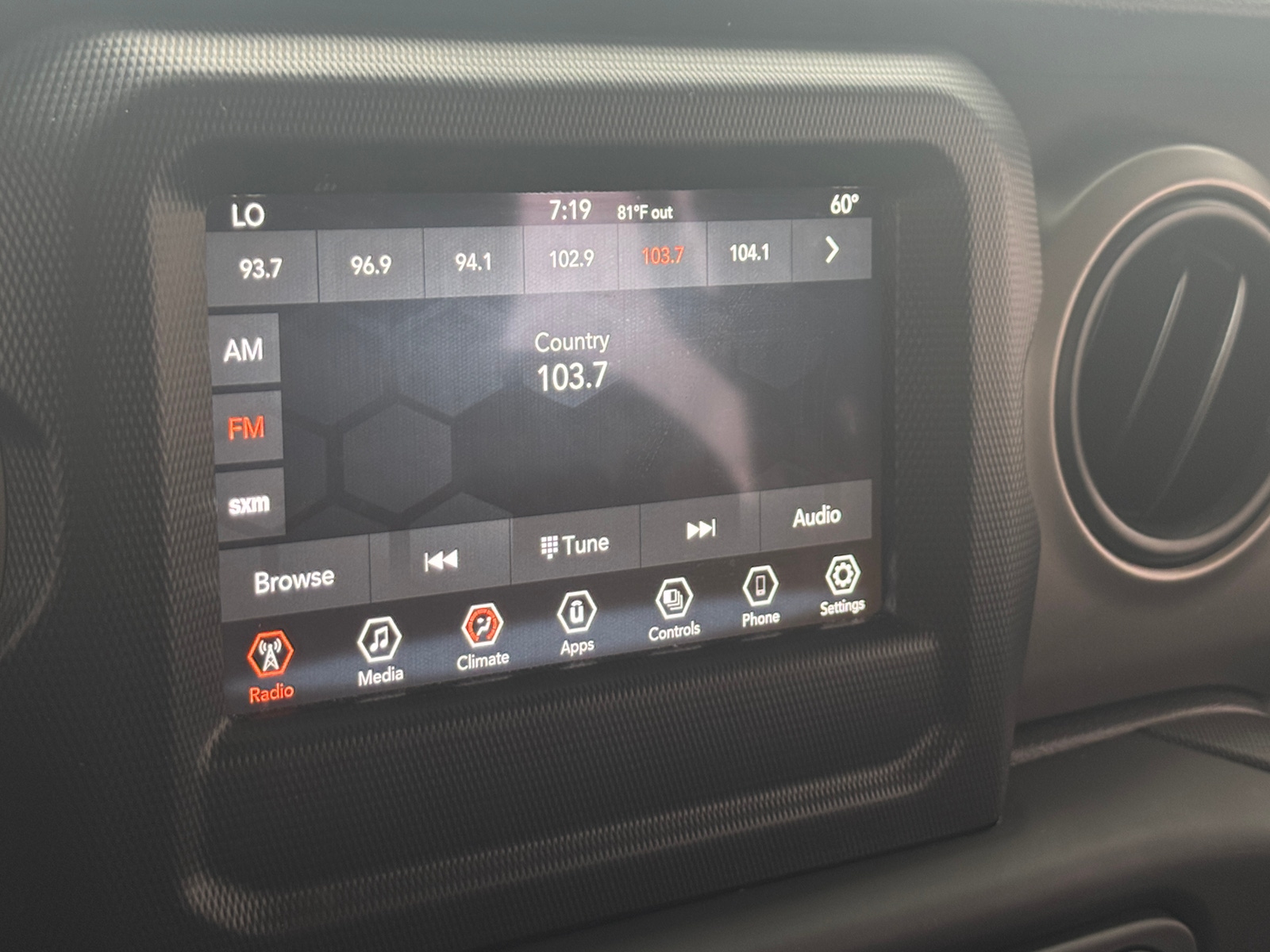 Thumbnail: 2021 Jeep Gladiator - 4