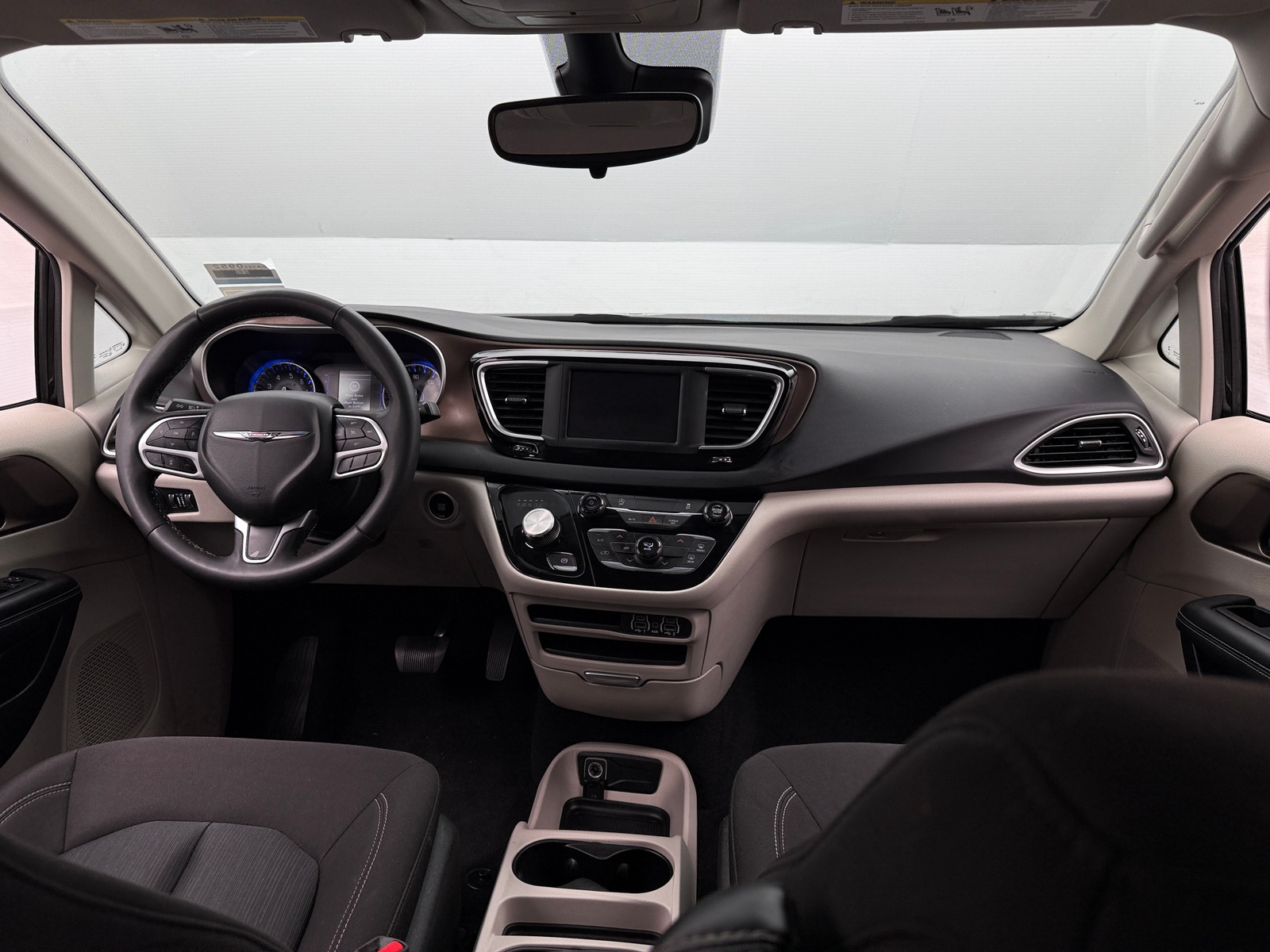 Thumbnail: 2024 Chrysler Voyager - 3