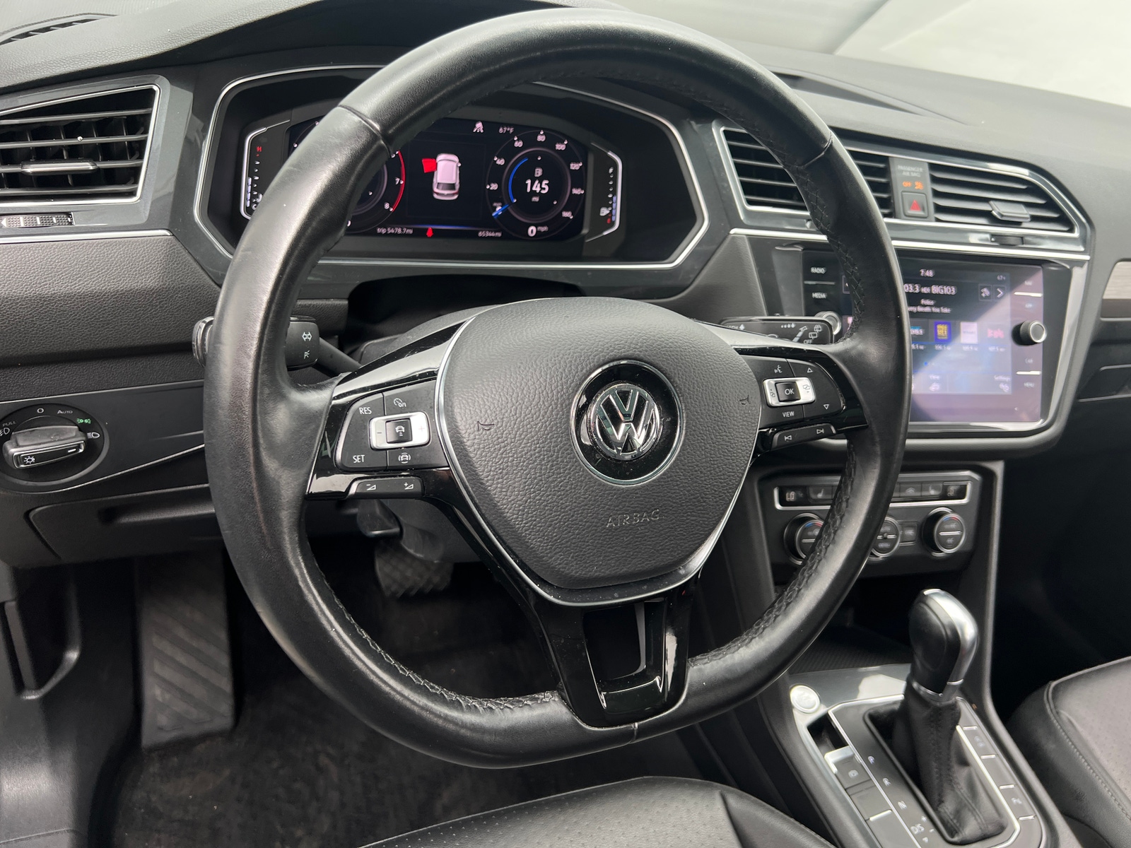 Thumbnail: 2019 Volkswagen Tiguan - 4