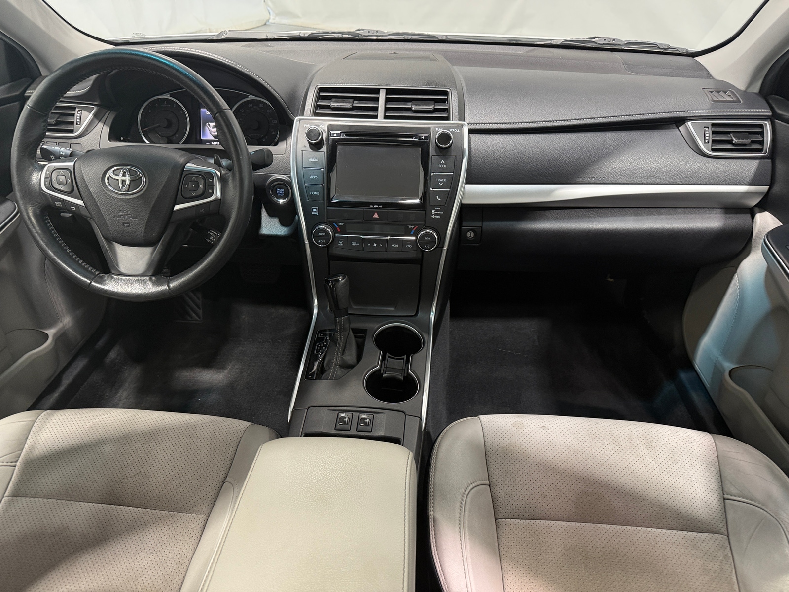 Thumbnail: 2017 Toyota Camry - 3
