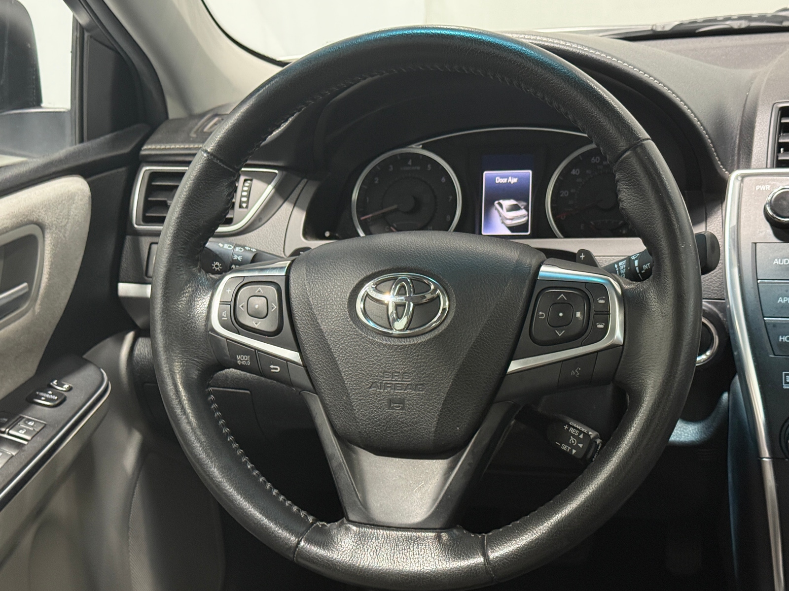 Thumbnail: 2017 Toyota Camry - 5