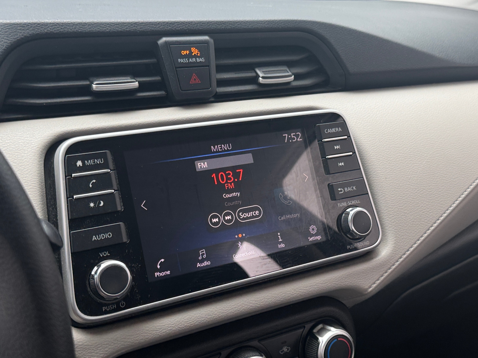 Thumbnail: 2021 Nissan Versa - 4