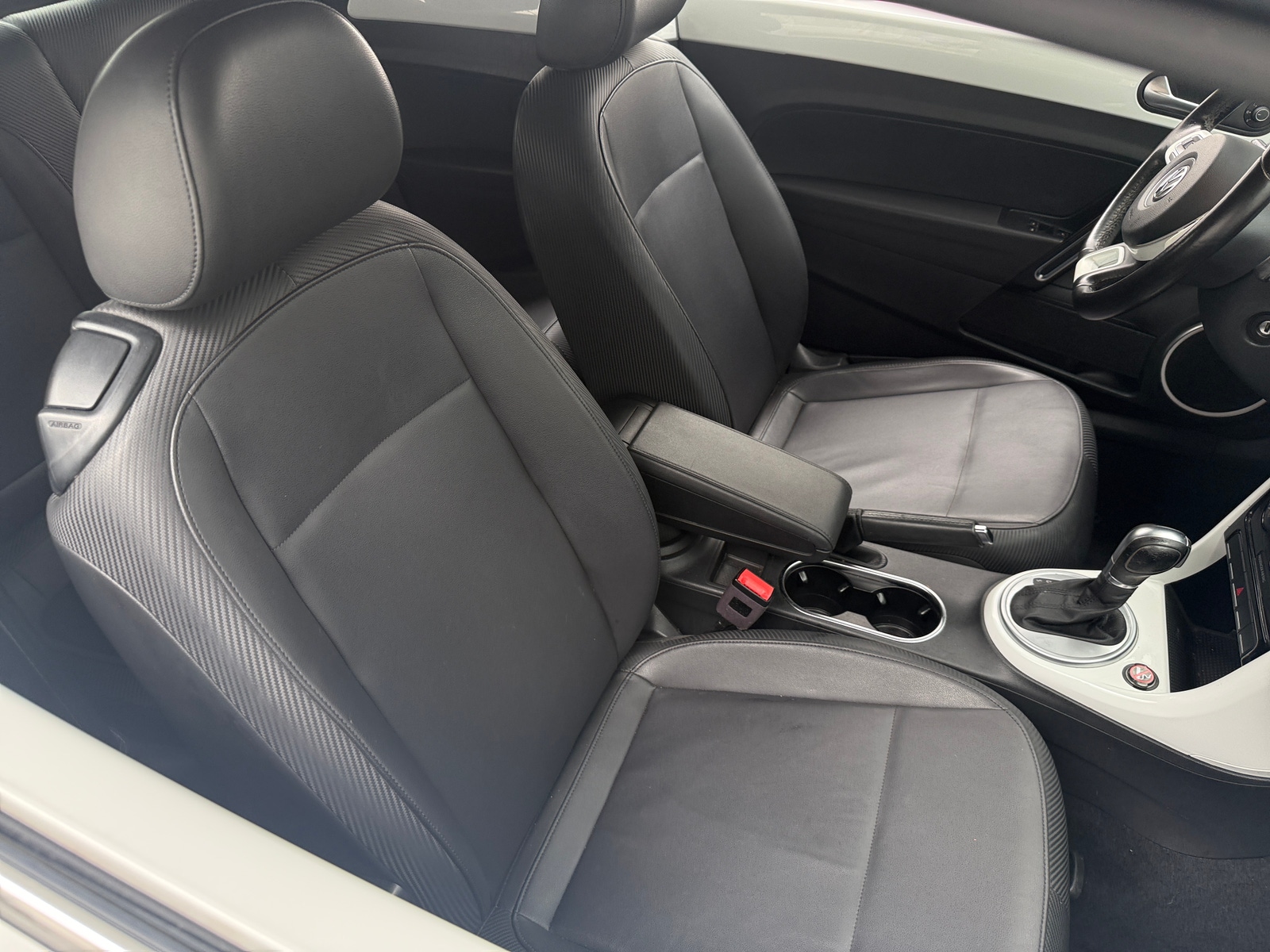 Thumbnail: 2018 Volkswagen Beetle - 2