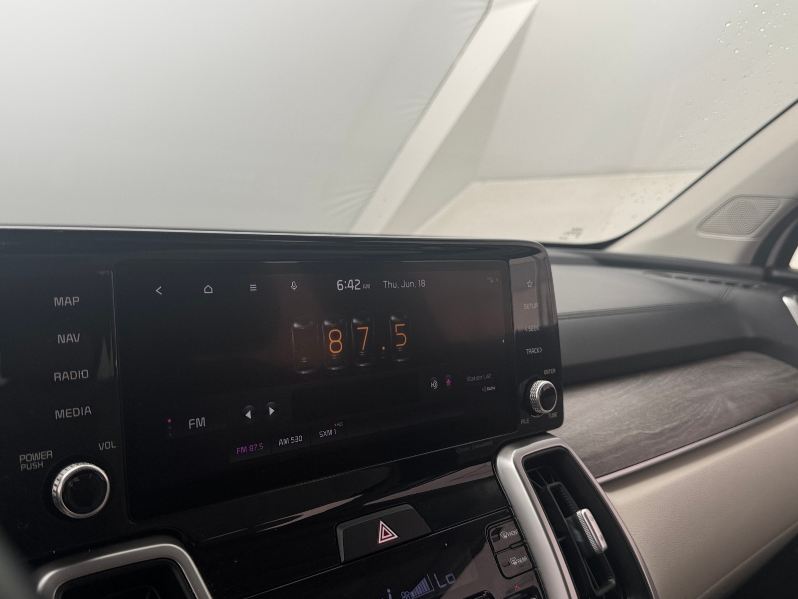 Thumbnail: 2022 Kia Sorento - 3