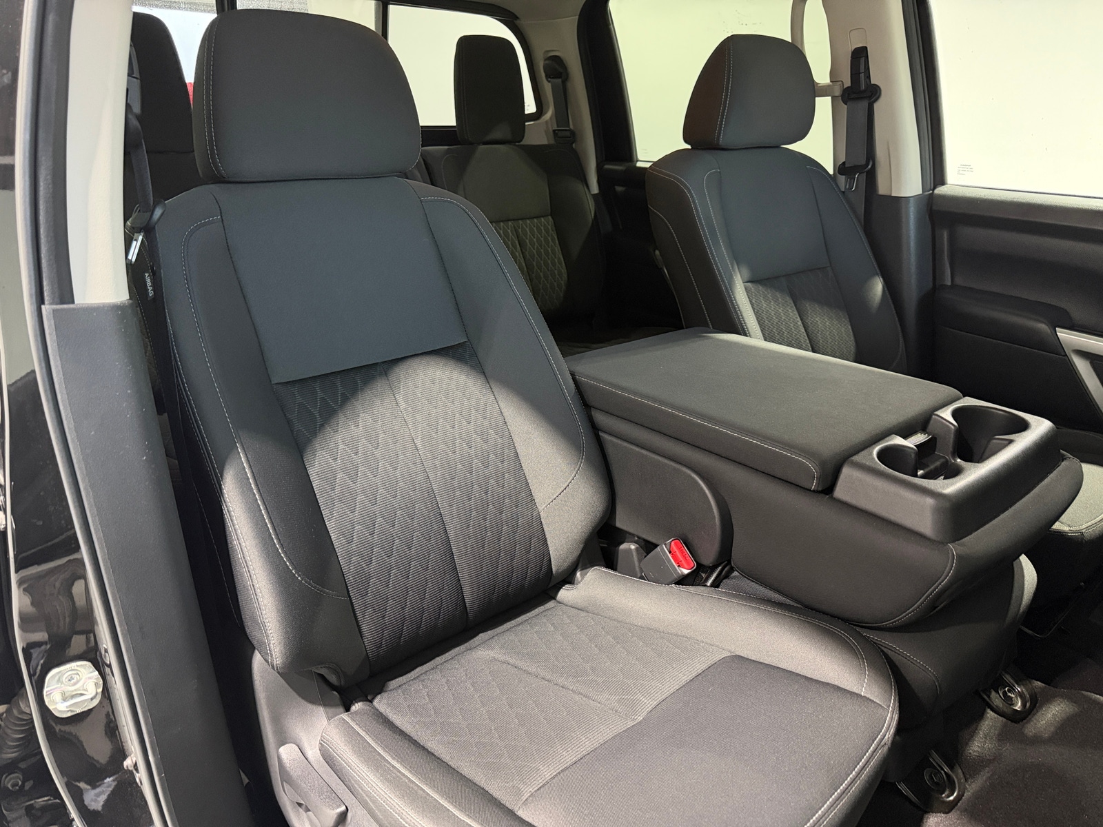 Thumbnail: 2019 Nissan Titan - 2