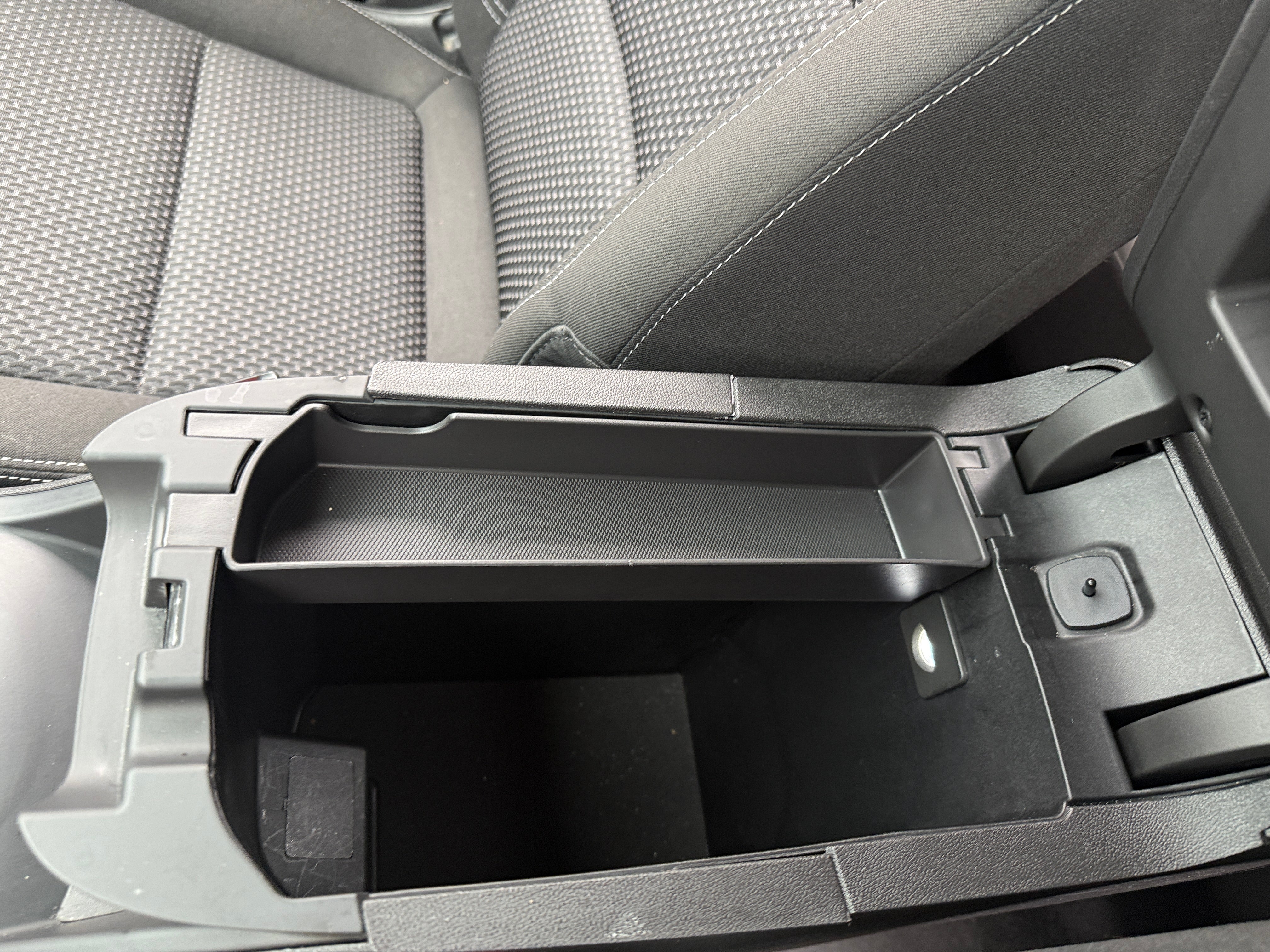 2024 GMC Terrain SLE - Photo 14