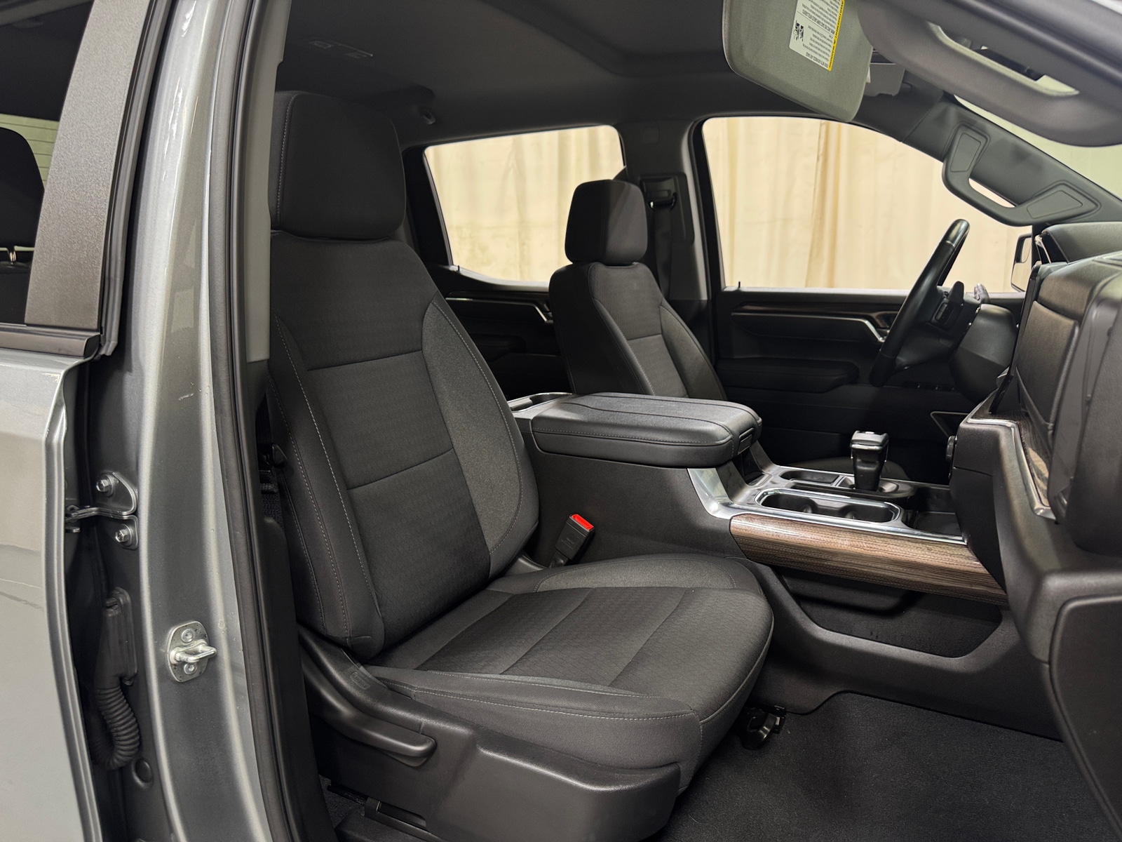 Thumbnail: 2025 Chevrolet Silverado 1500 - 2