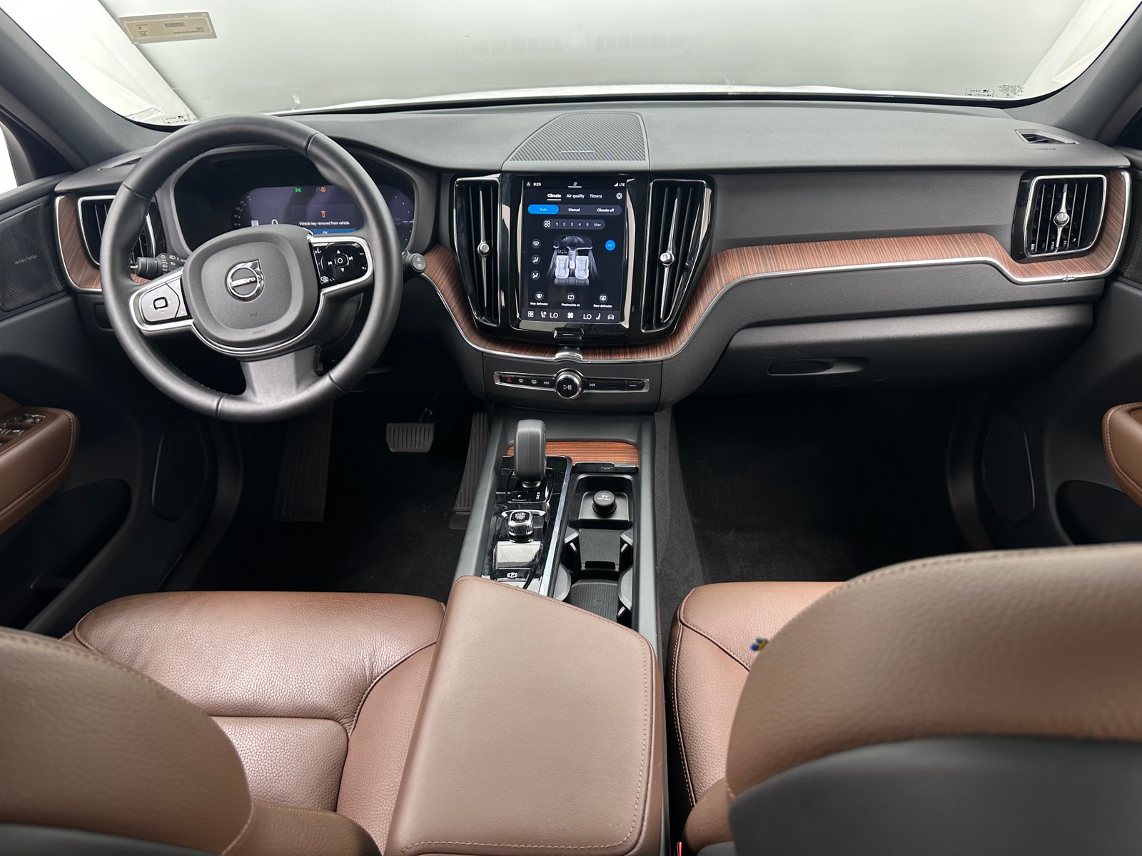 Thumbnail: 2025 Volvo XC60 - 2