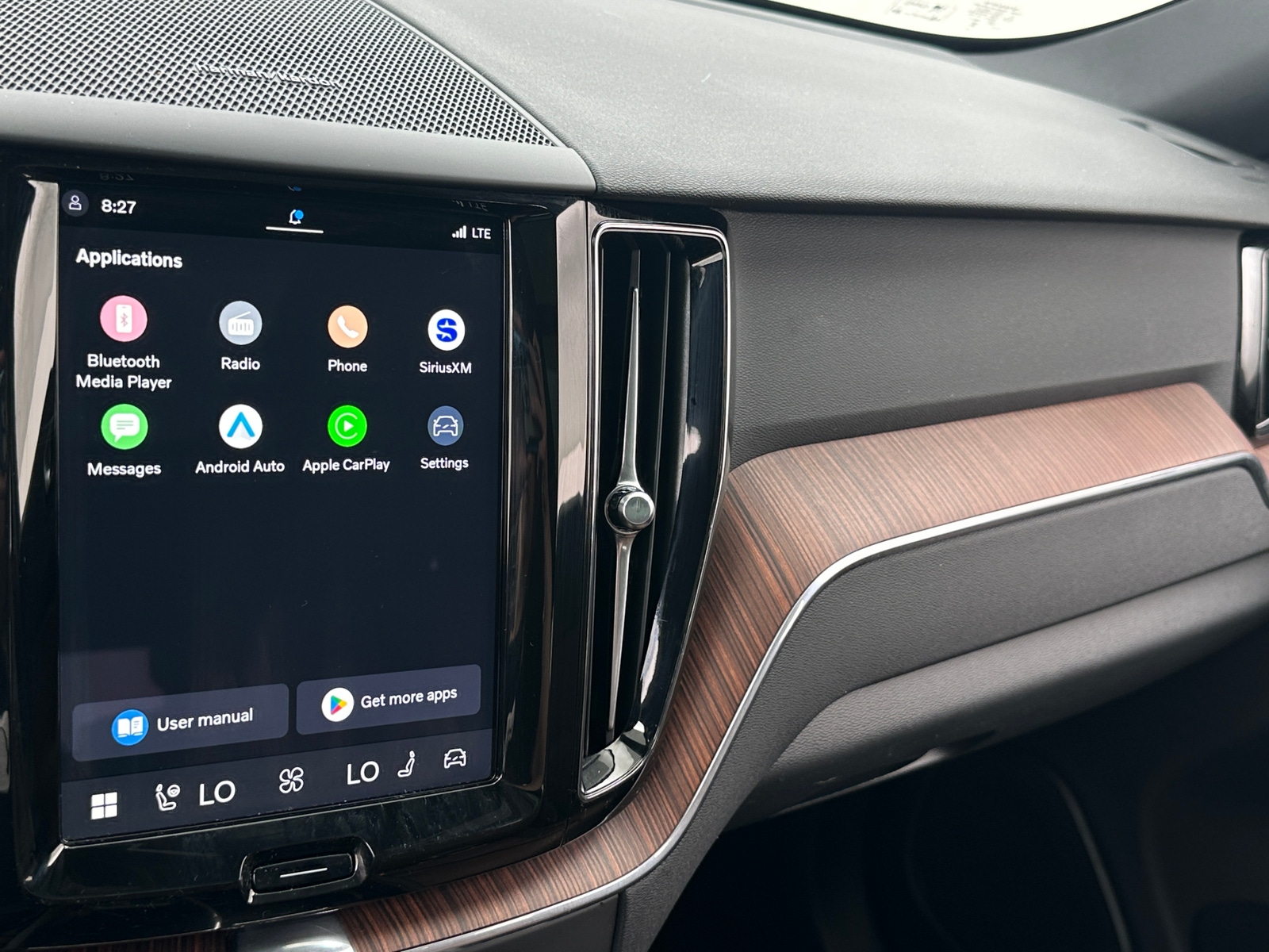 Thumbnail: 2025 Volvo XC60 - 3