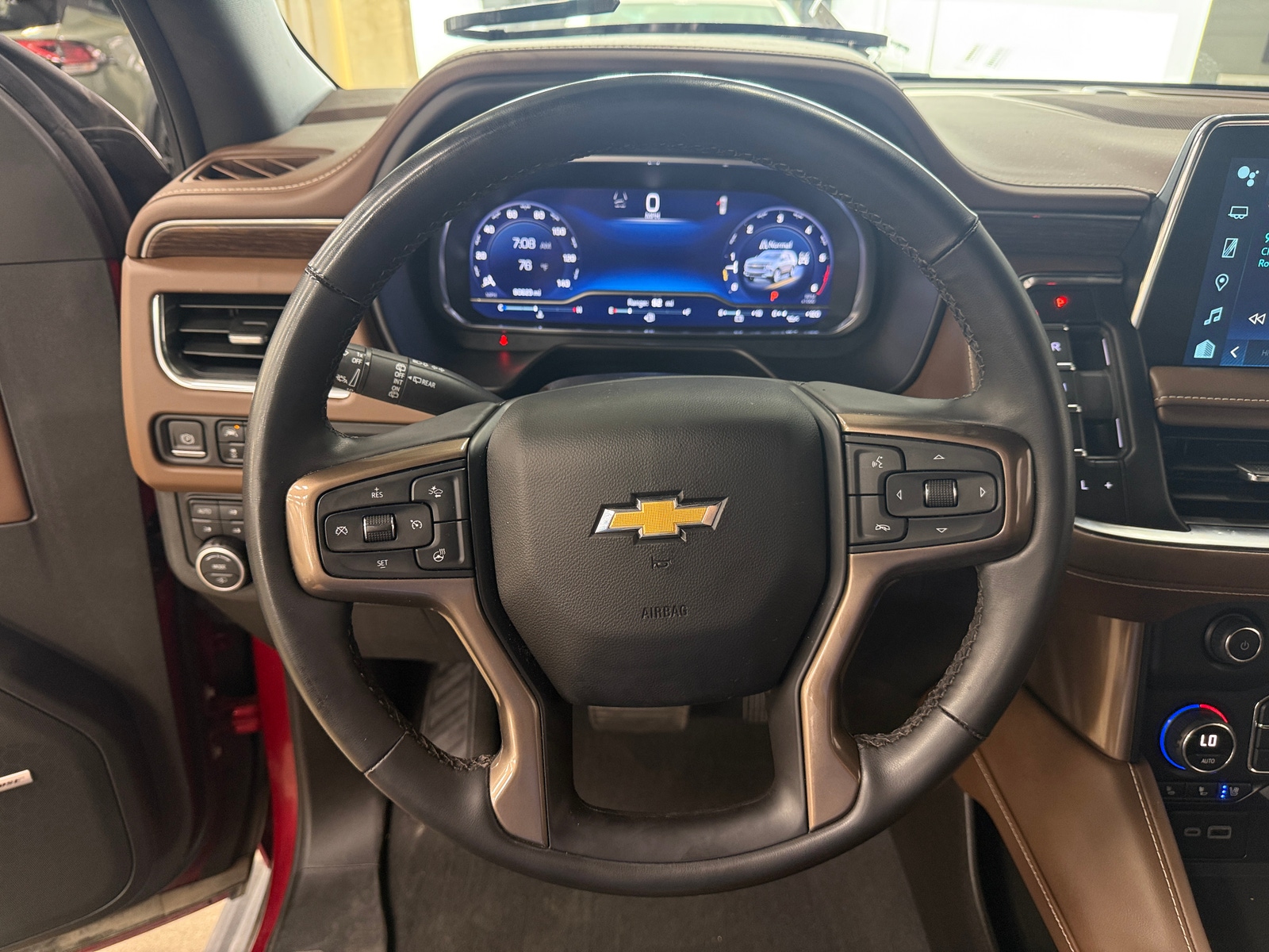 Thumbnail: 2023 Chevrolet Suburban - 4