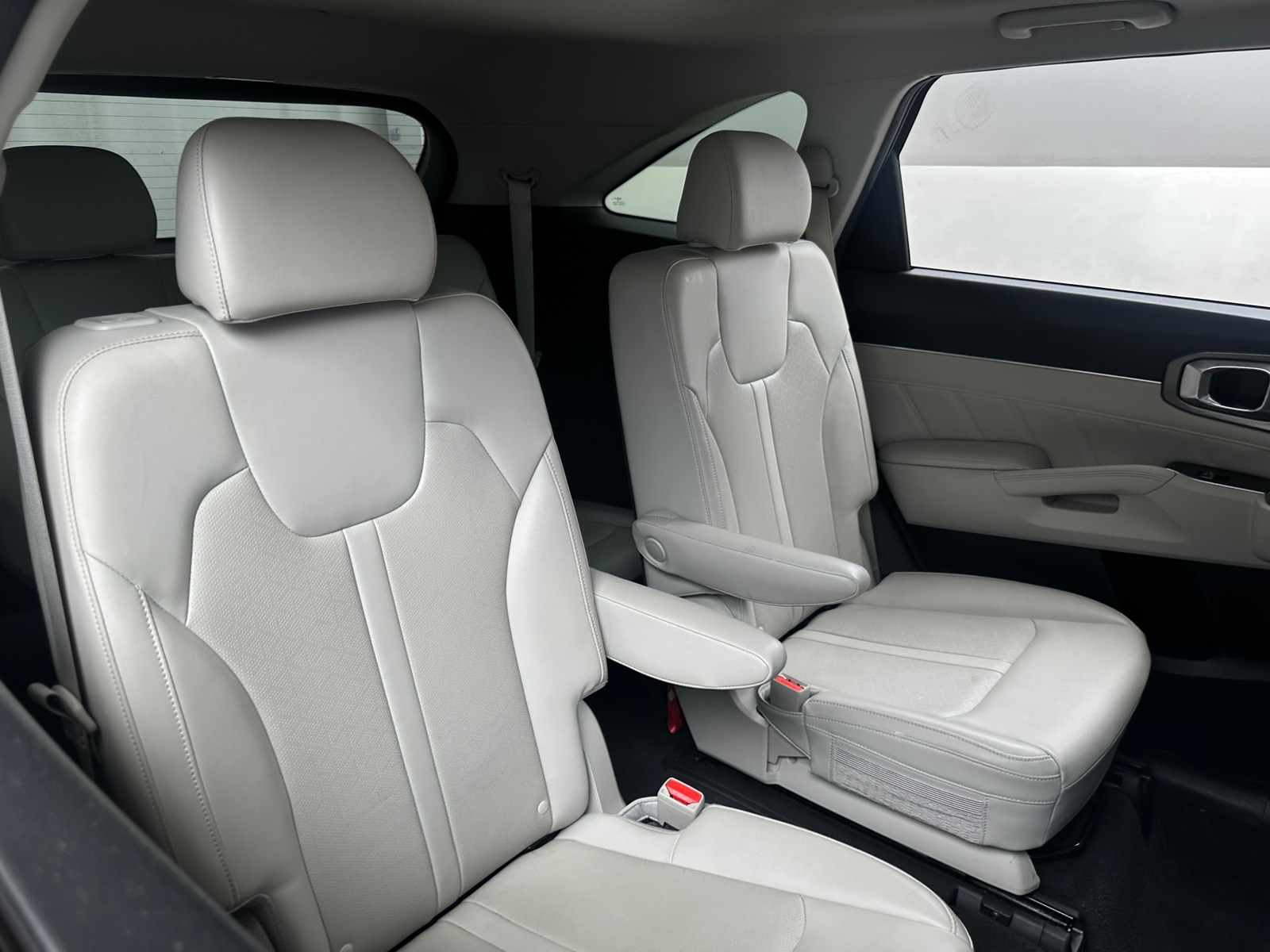 Thumbnail: 2023 Kia Sorento - 5