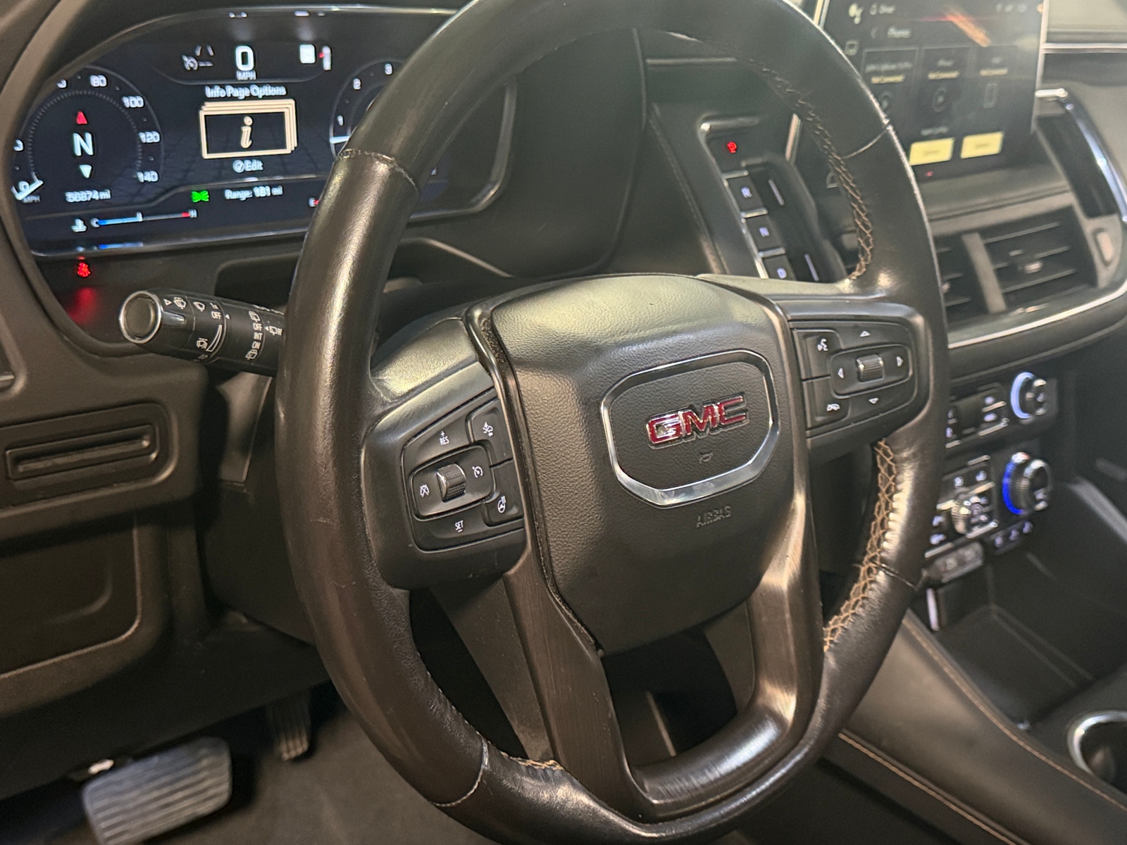 Thumbnail: 2022 GMC Yukon XL - 4