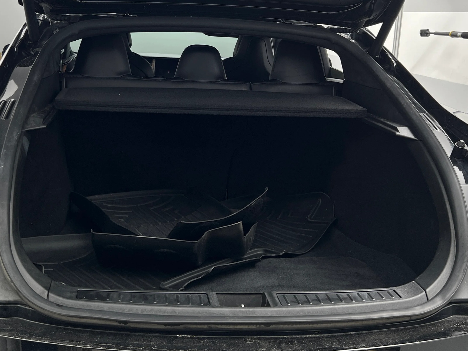 Thumbnail: 2020 Tesla Model S - 6