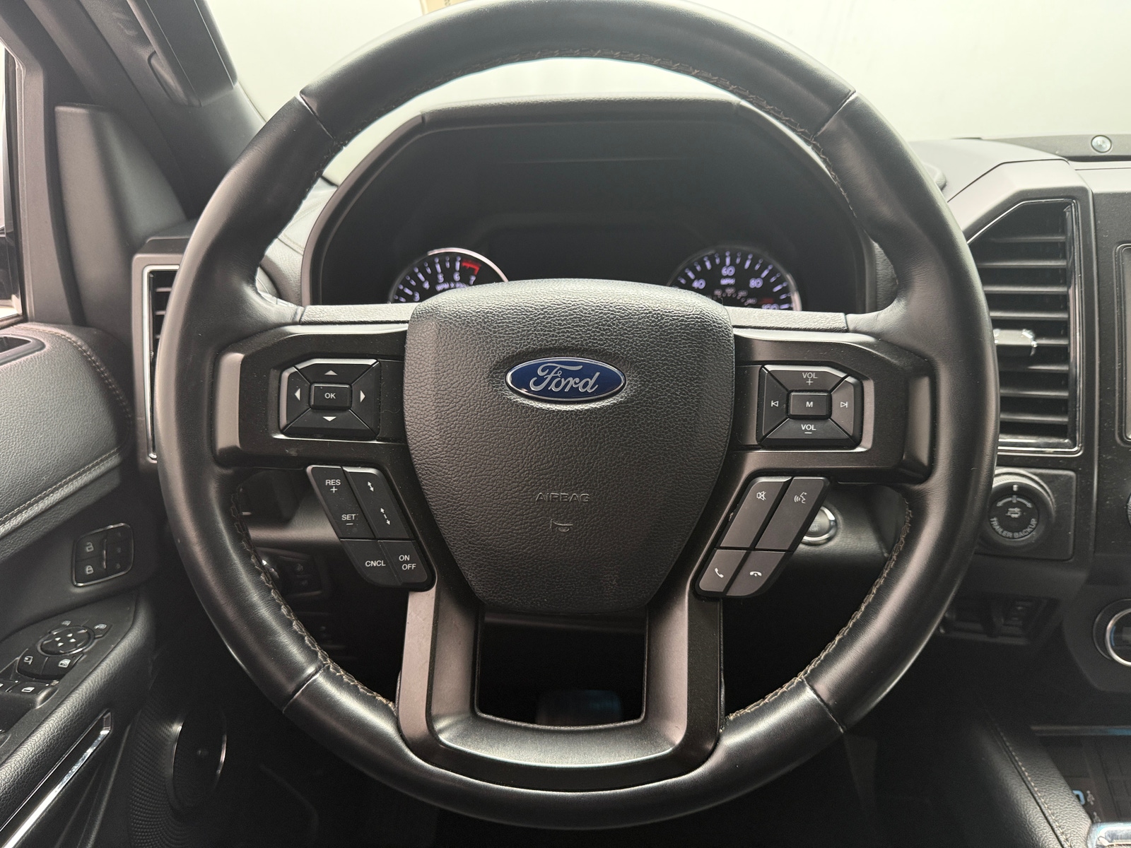 Thumbnail: 2019 Ford Expedition - 4