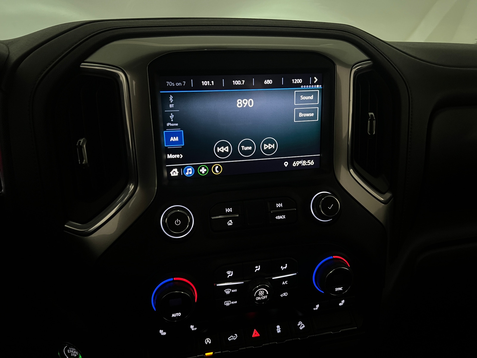 Thumbnail: 2021 Chevrolet Silverado 1500 - 4