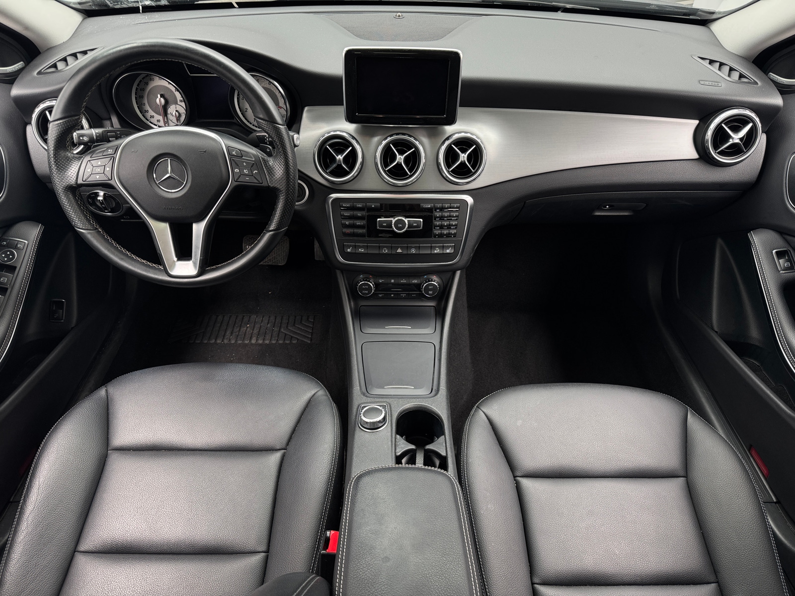 Thumbnail: 2015 Mercedes-Benz GLA - 2