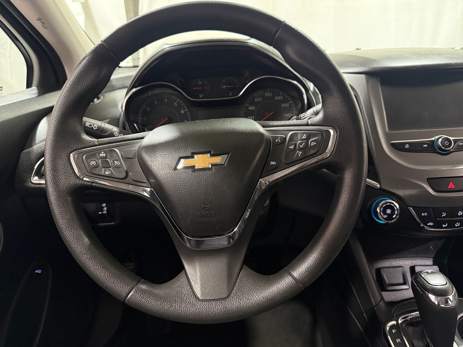 Thumbnail: 2018 Chevrolet Cruze - 5