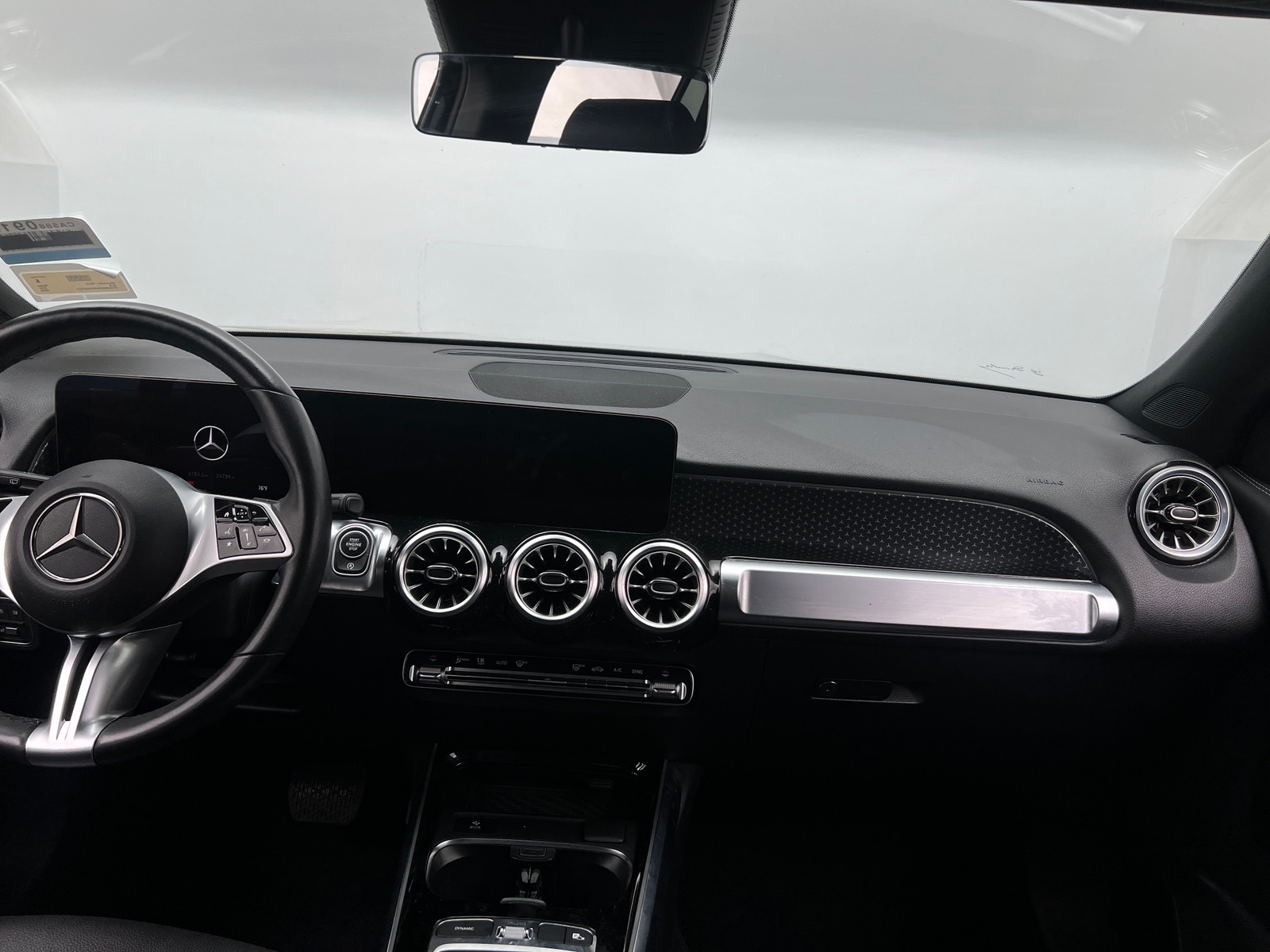 Thumbnail: 2025 Mercedes-Benz GLB - 2