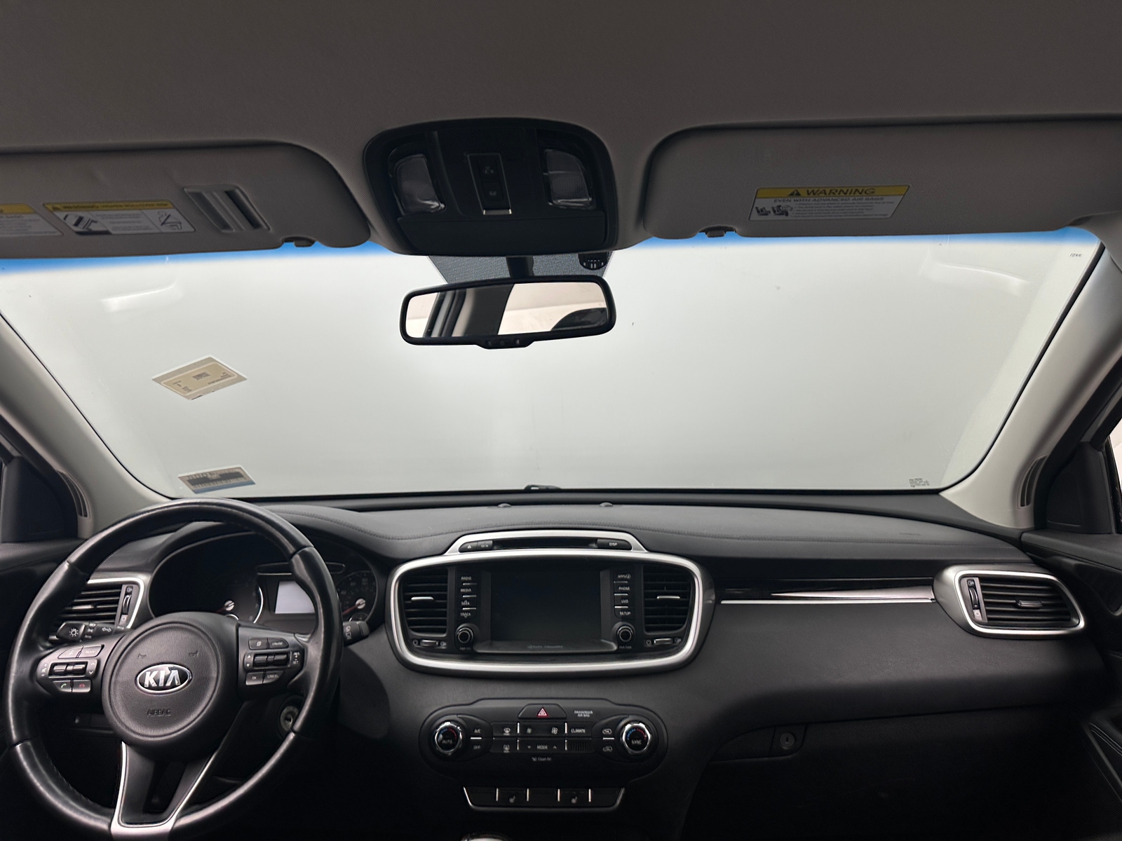 Thumbnail: 2017 Kia Sorento - 3