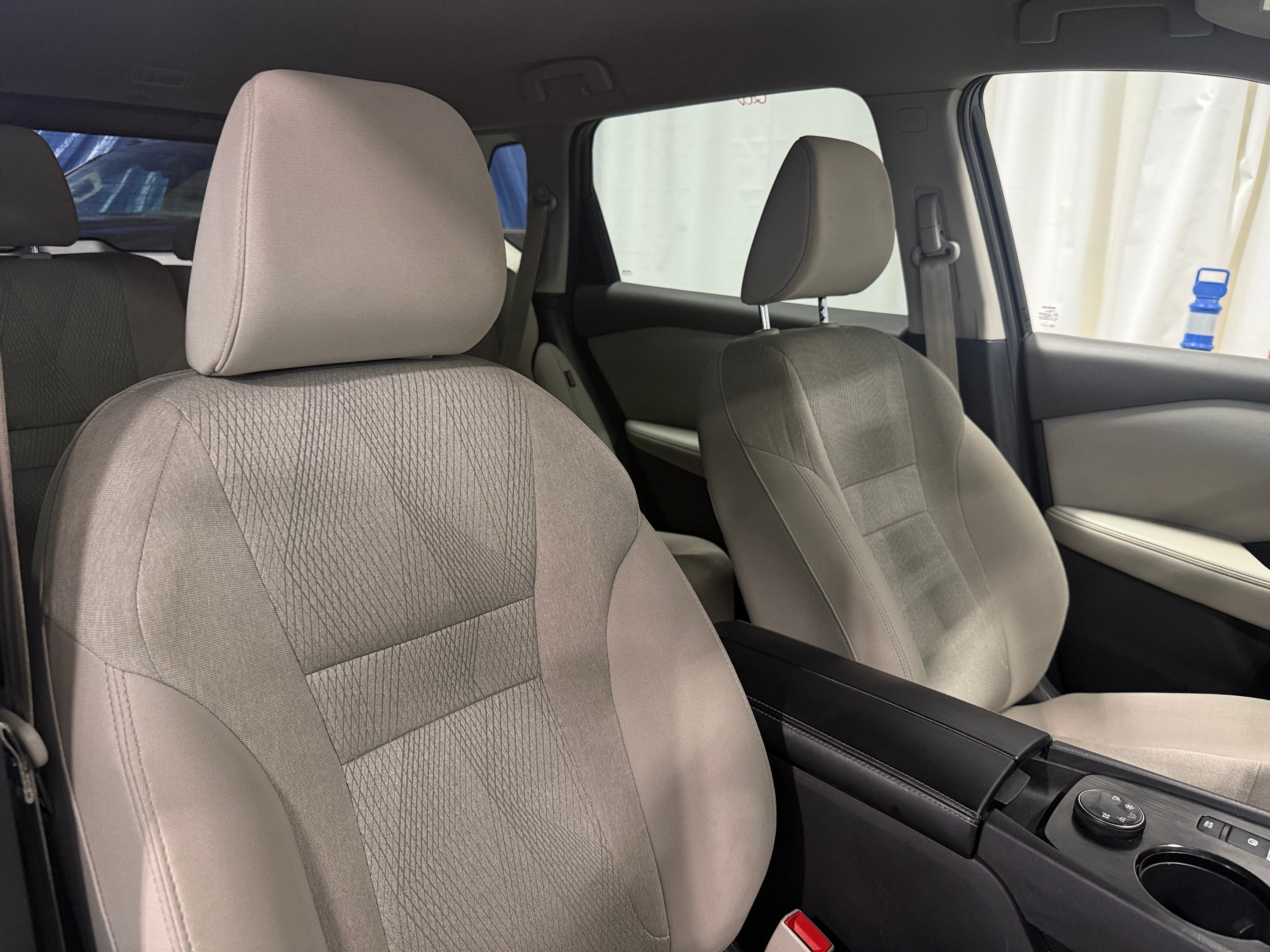 2025 Nissan Rogue SV - Photo 4