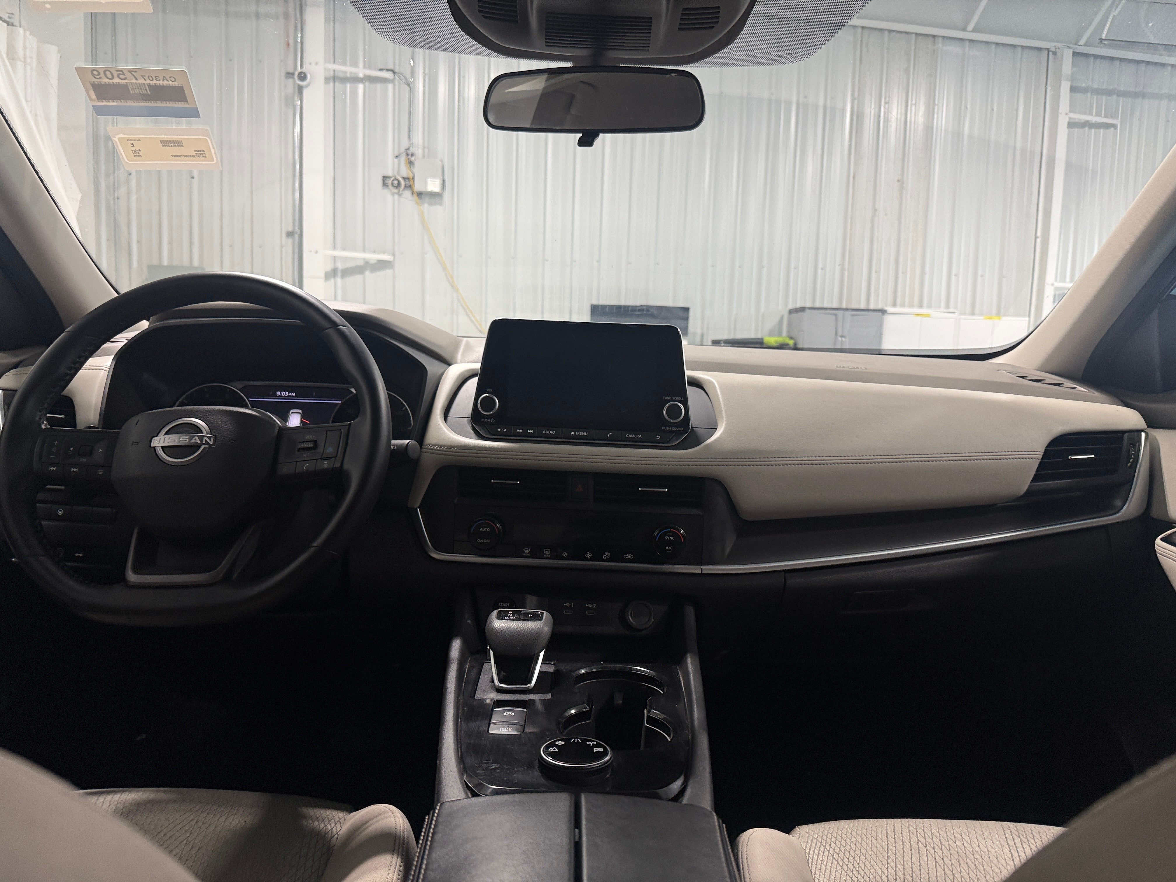 2025 Nissan Rogue SV - Photo 7
