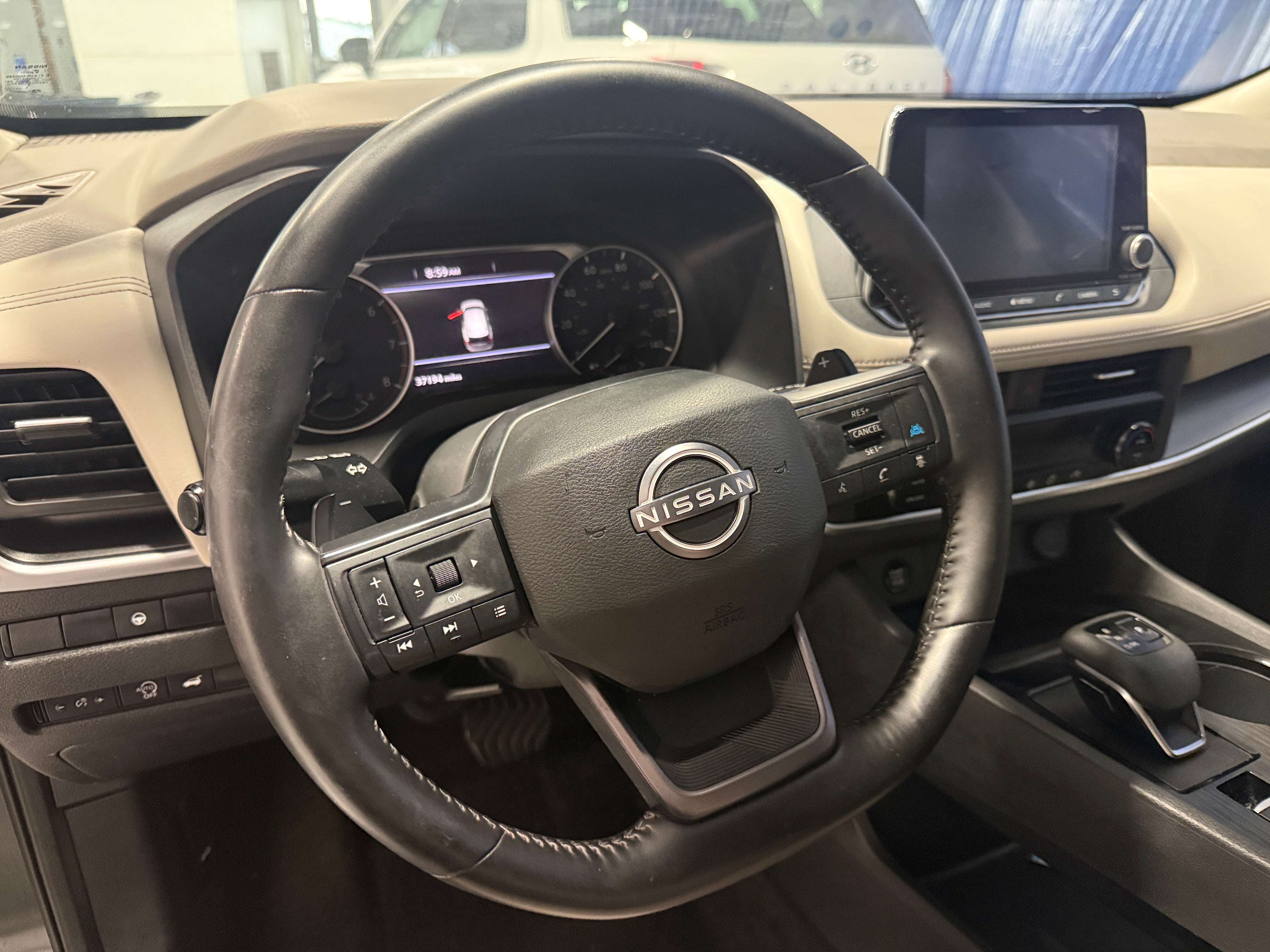 2025 Nissan Rogue SV - Photo 9