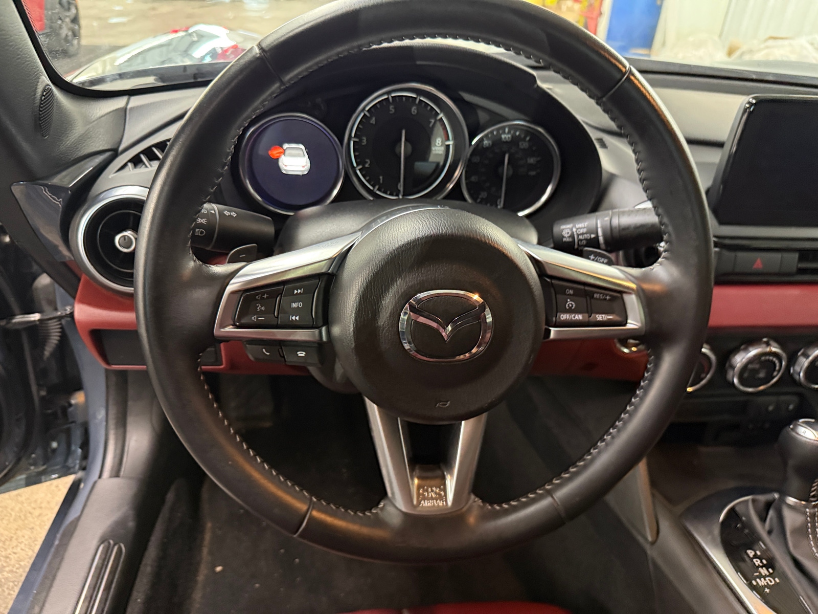 Thumbnail: 2020 Mazda MX-5 Miata - 4
