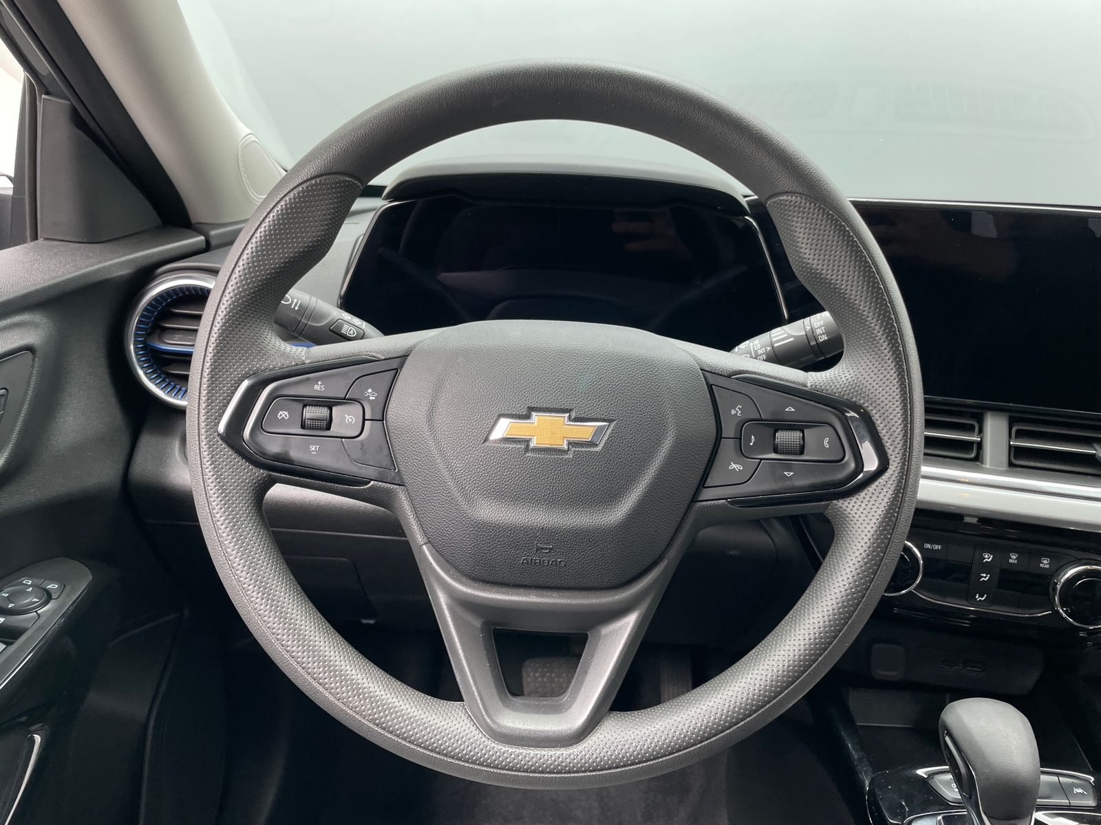 Thumbnail: 2025 Chevrolet Trax - 5