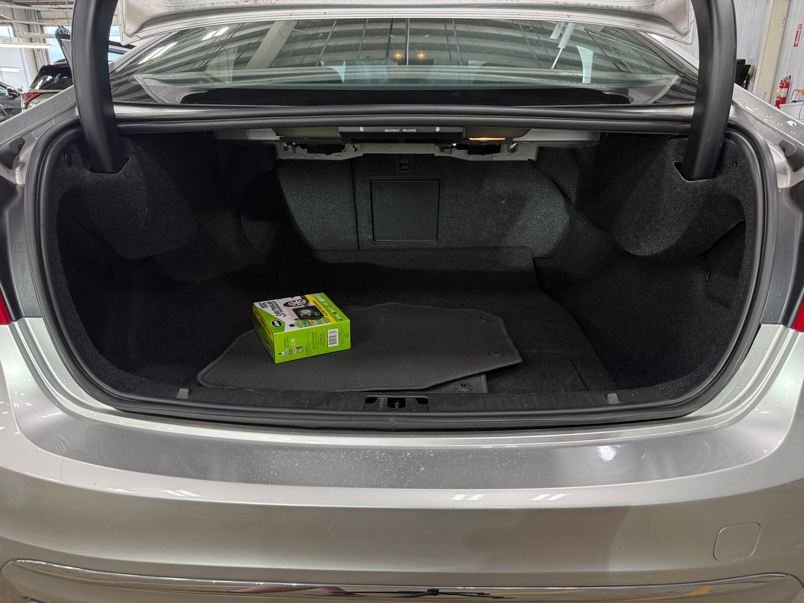 Thumbnail: 2018 Volvo S60 - 6