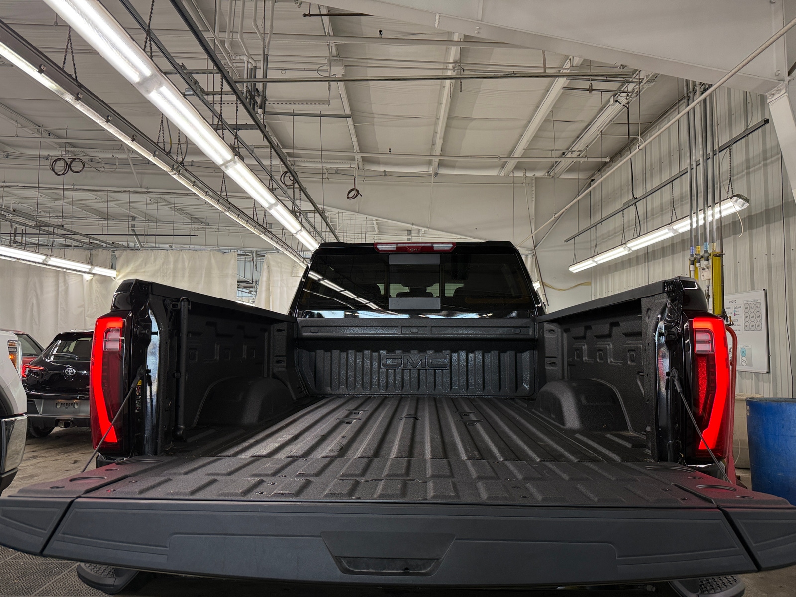 Thumbnail: 2025 GMC Sierra 2500 - 6