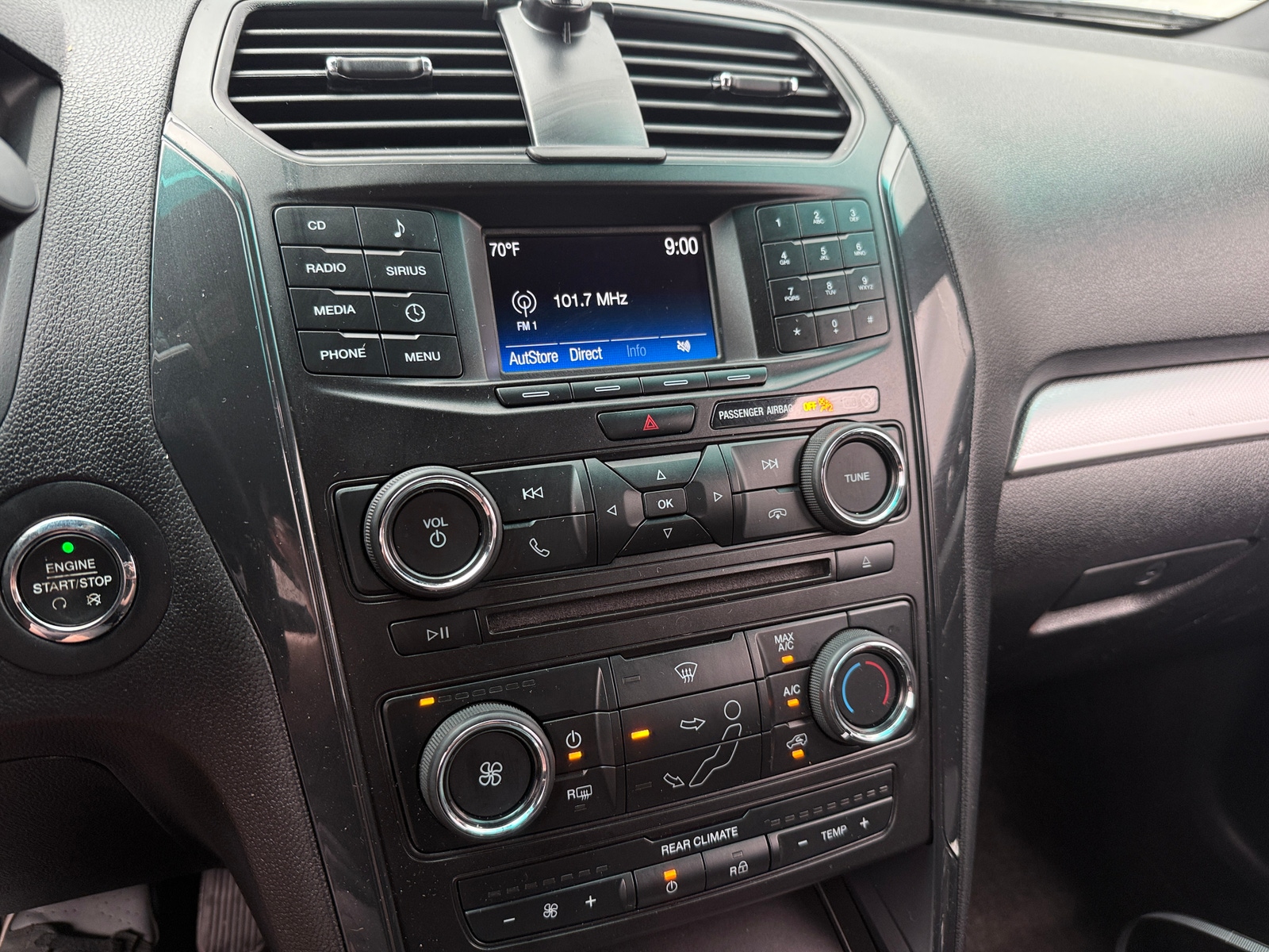 Thumbnail: 2016 Ford Explorer - 4