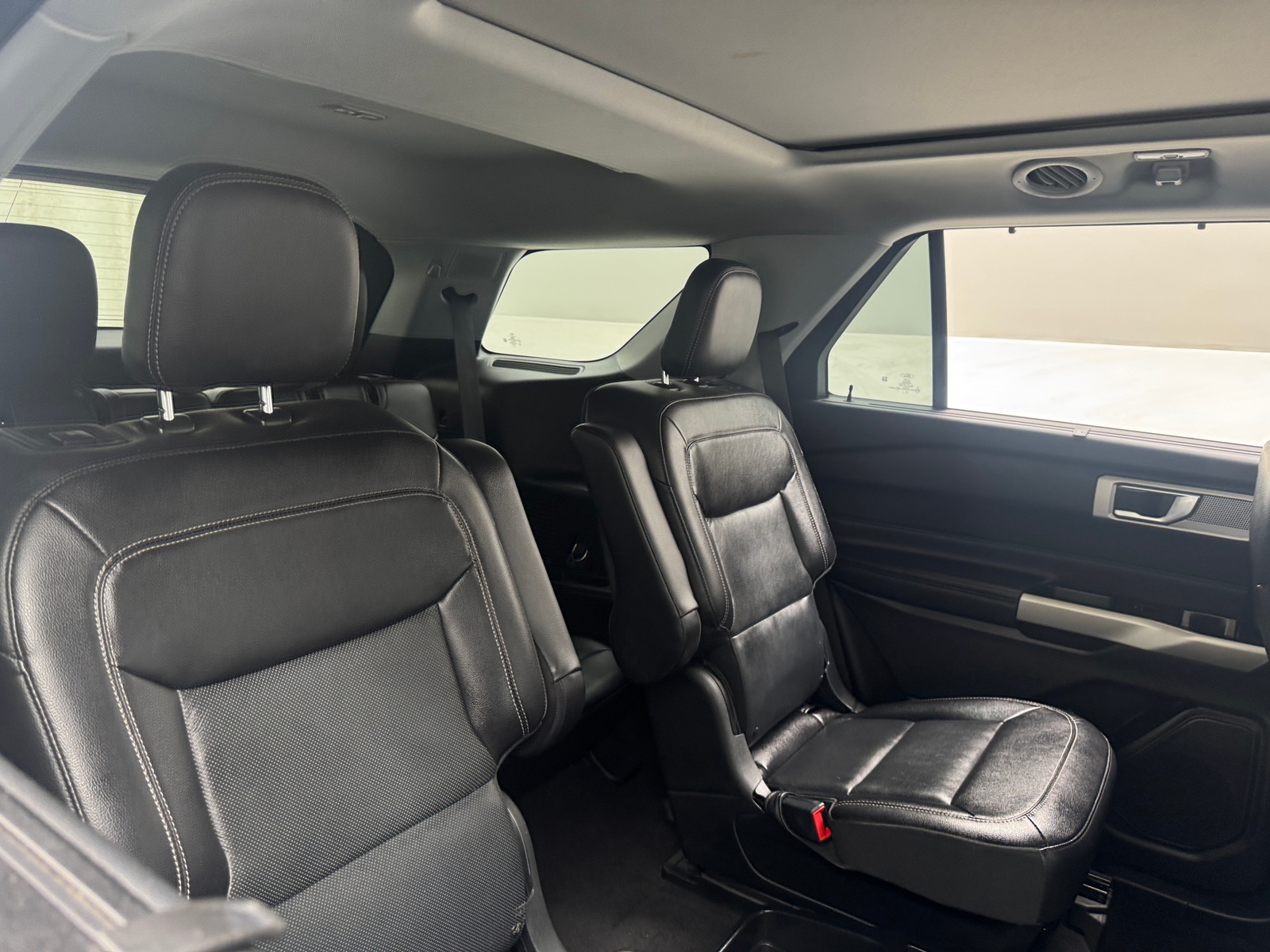 Thumbnail: 2021 Ford Explorer - 5
