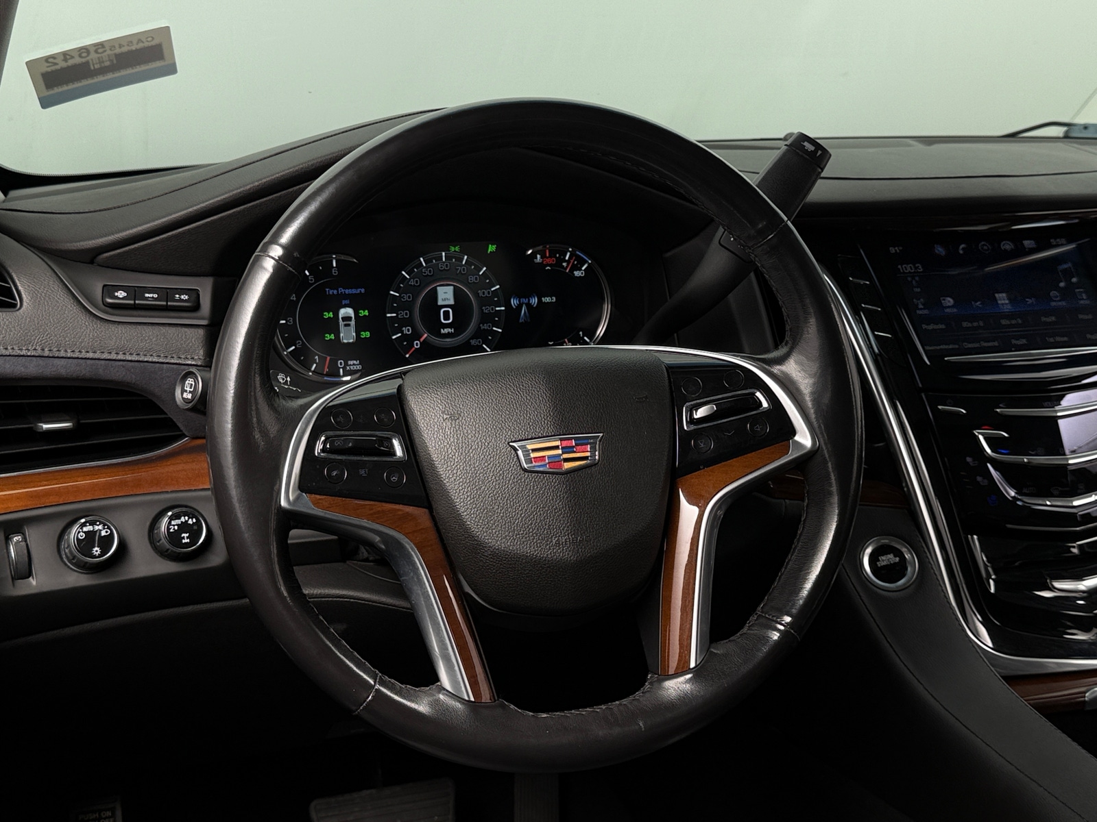 Thumbnail: 2019 Cadillac Escalade - 4