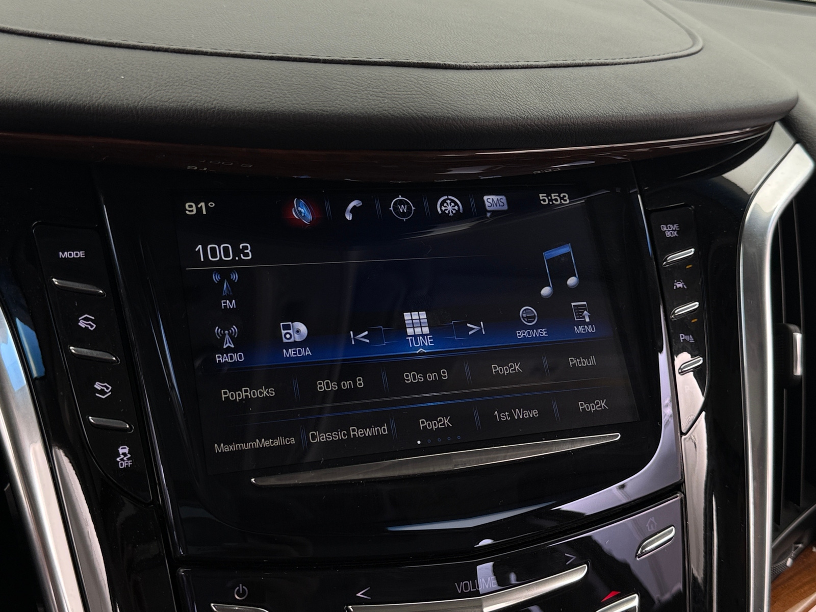 Thumbnail: 2019 Cadillac Escalade - 3