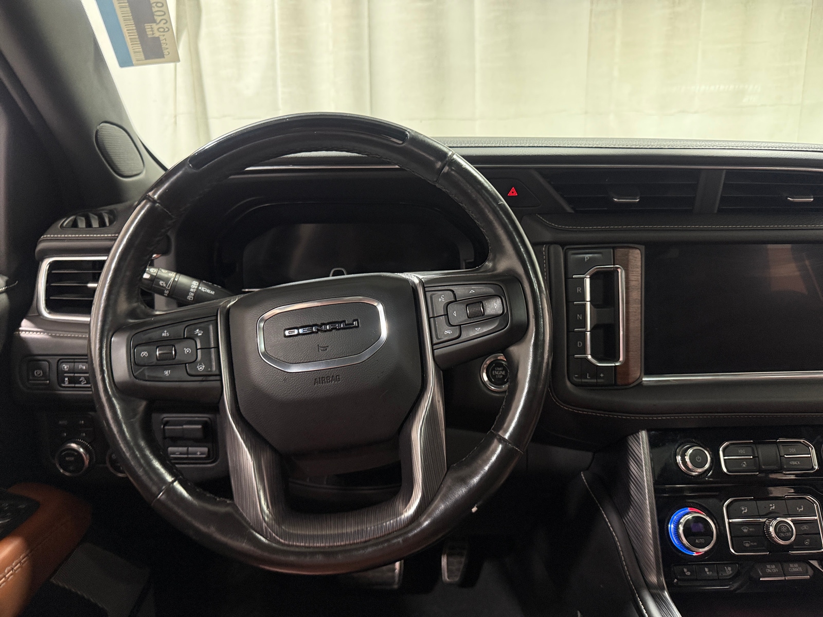 Thumbnail: 2023 GMC Yukon XL - 4