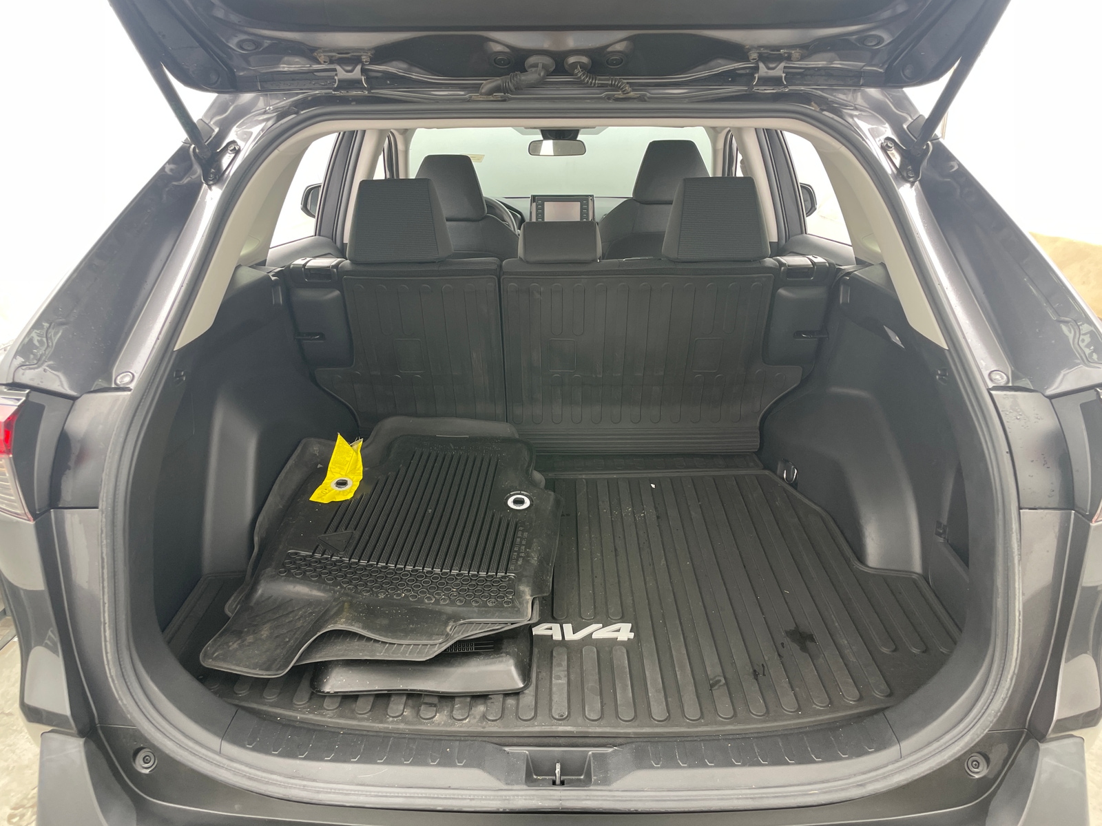 Thumbnail: 2021 Toyota RAV4 - 7