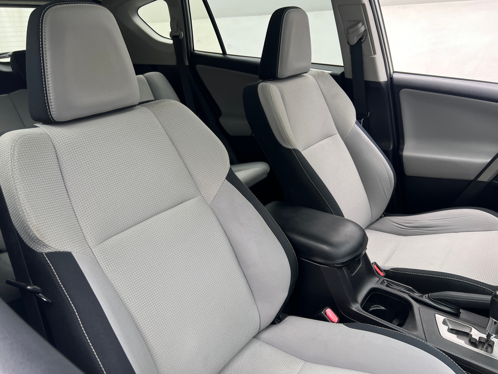 Thumbnail: 2016 Toyota RAV4 - 2