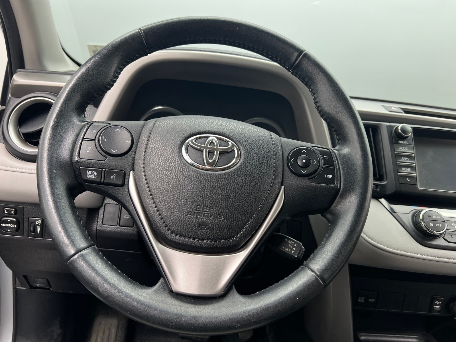 Thumbnail: 2016 Toyota RAV4 - 5