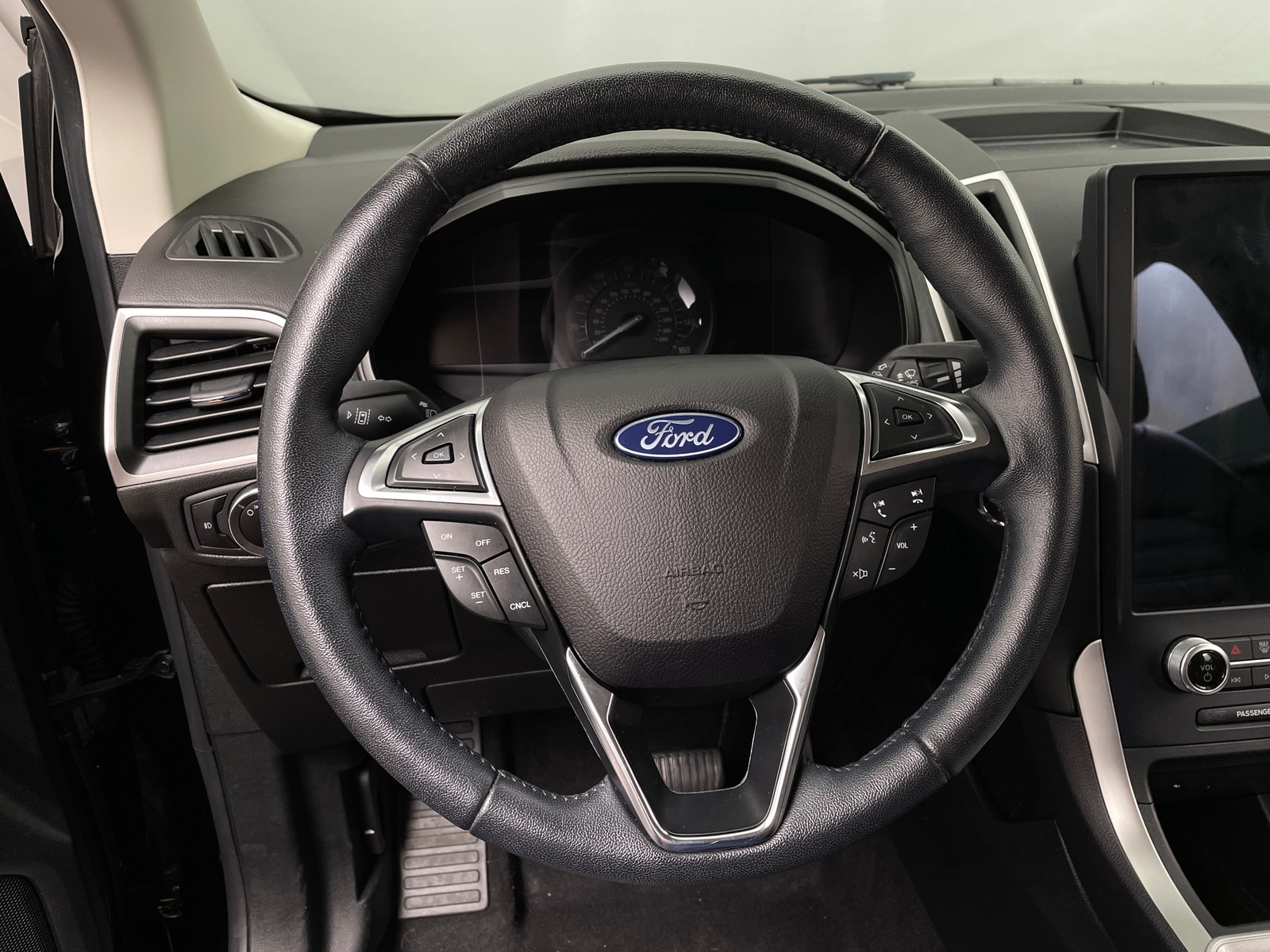 Thumbnail: 2023 Ford Edge - 4