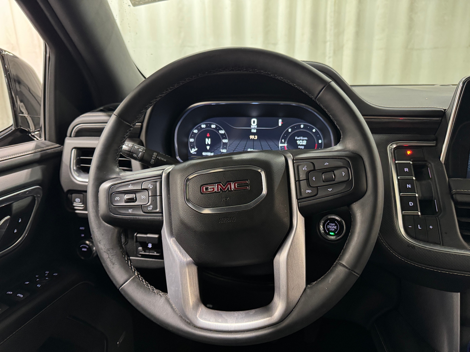 Thumbnail: 2023 GMC Yukon XL - 4