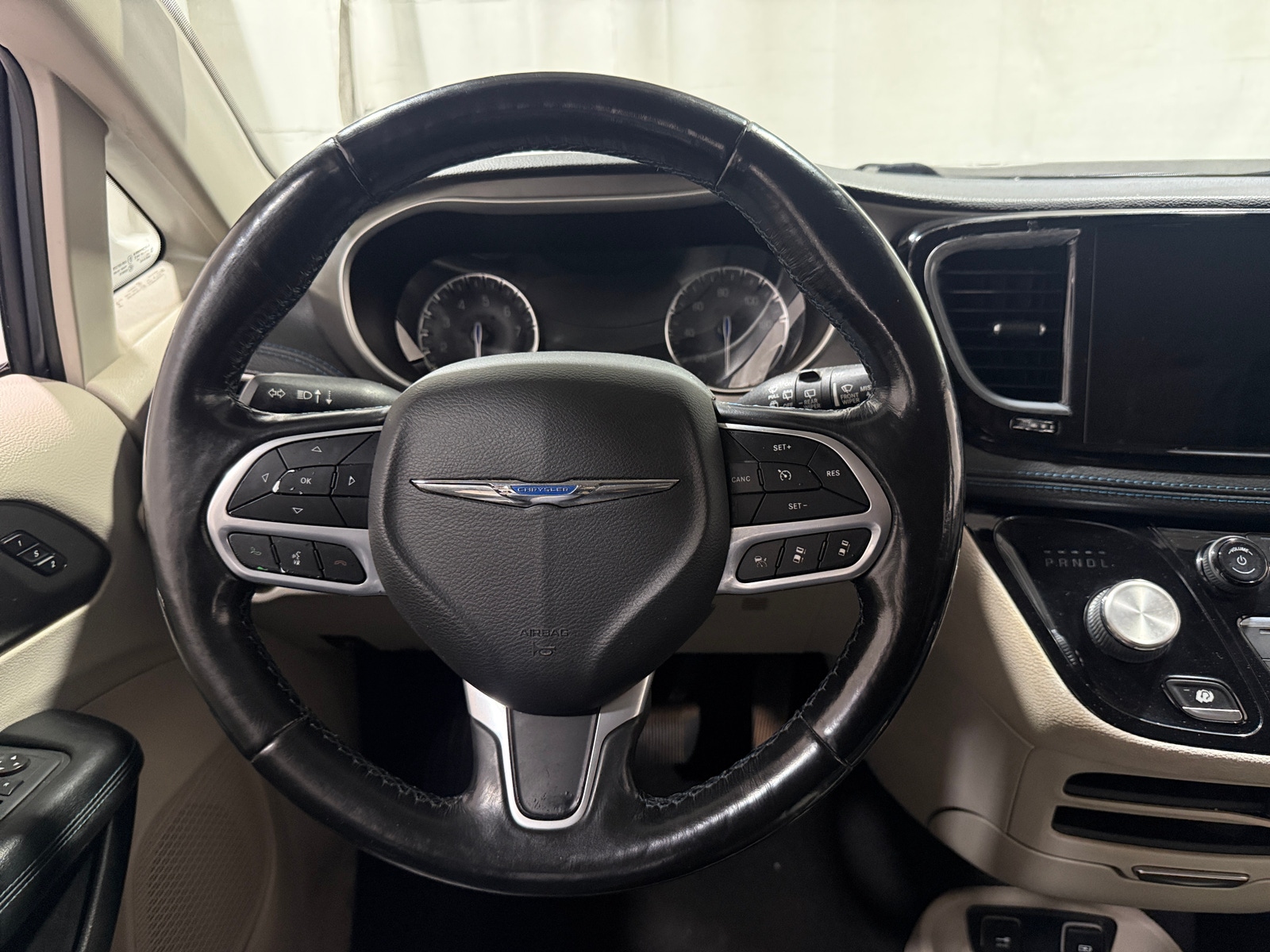 Thumbnail: 2021 Chrysler Pacifica - 4